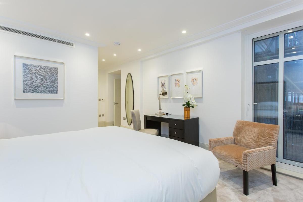 Luxury 2 bedroom flat Park Lane PL12B
