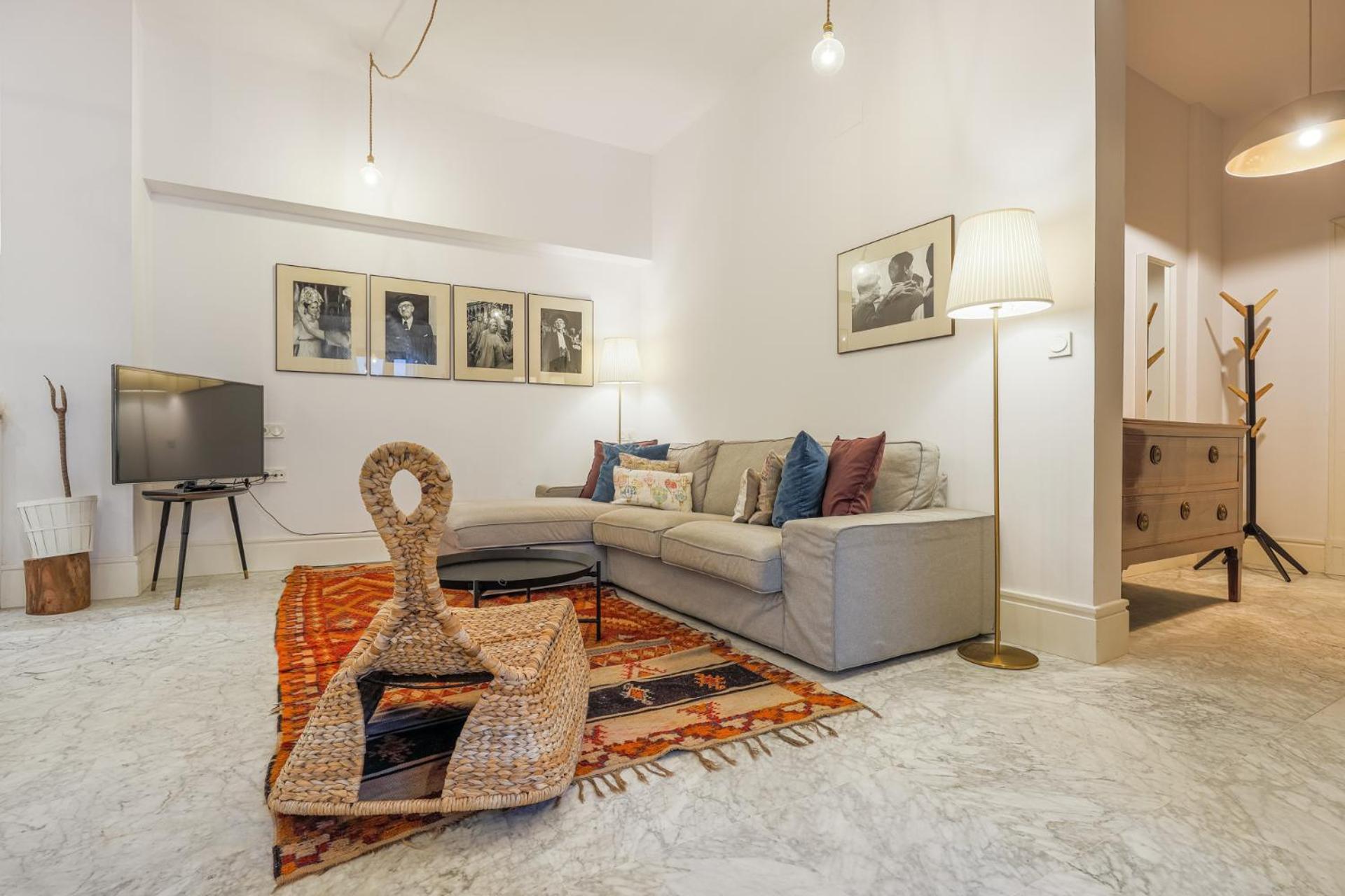 NEW Gorgeous 2-Bed Apt in Seville Center
