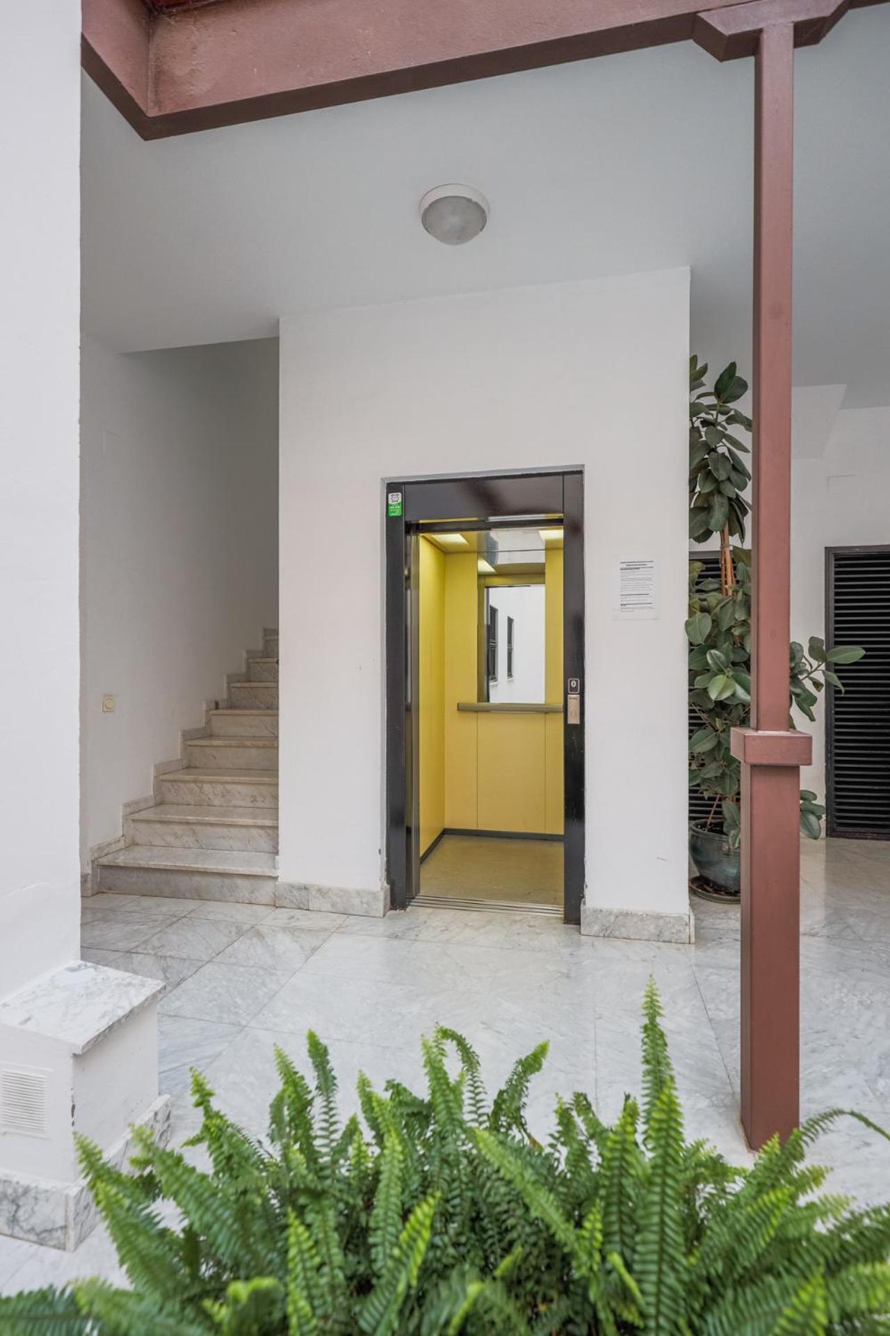 NEW Gorgeous 2-Bed Apt in Seville Center