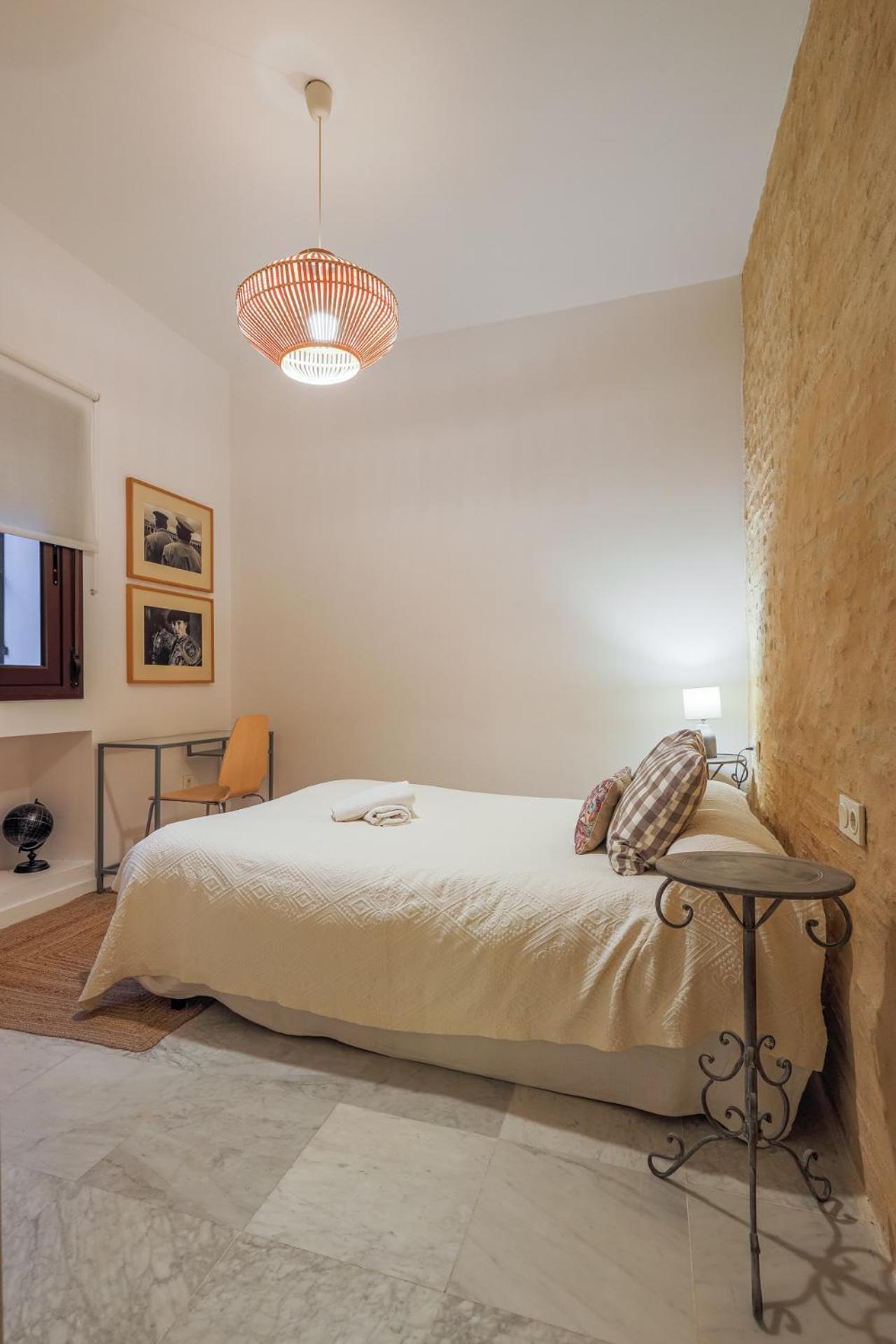 NEW Gorgeous 2-Bed Apt in Seville Center