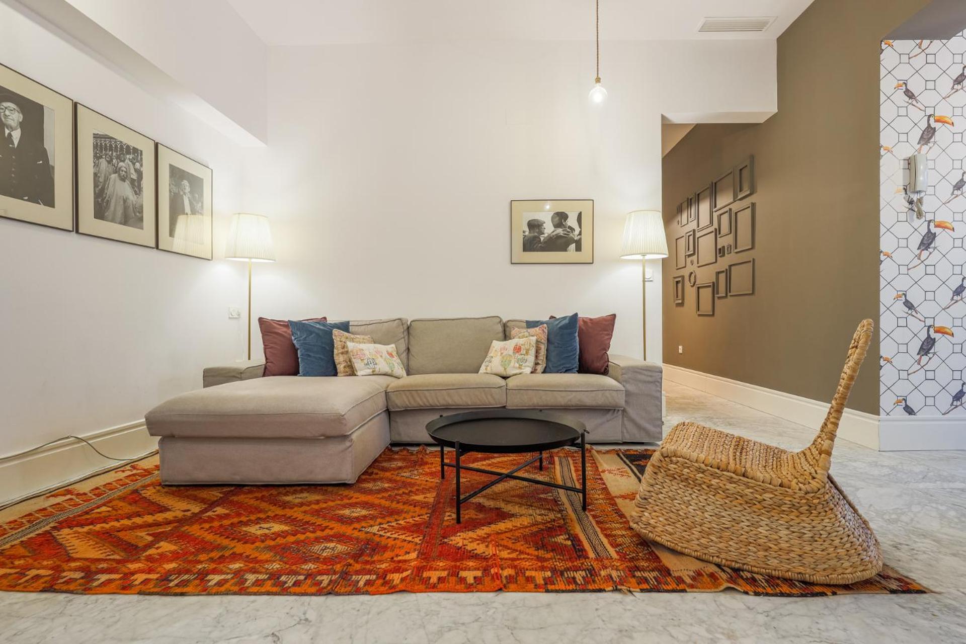 NEW Gorgeous 2-Bed Apt in Seville Center