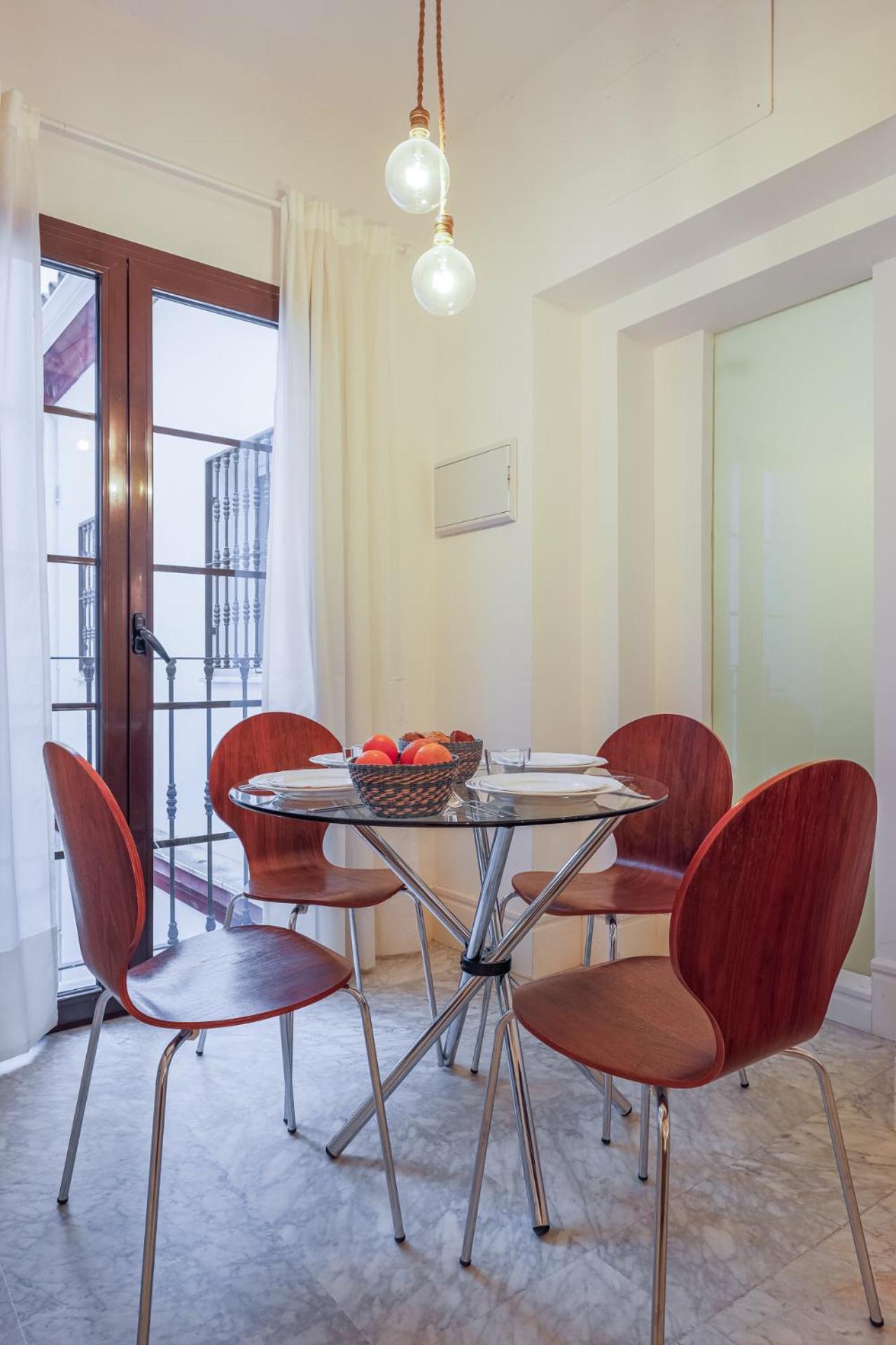 NEW Gorgeous 2-Bed Apt in Seville Center