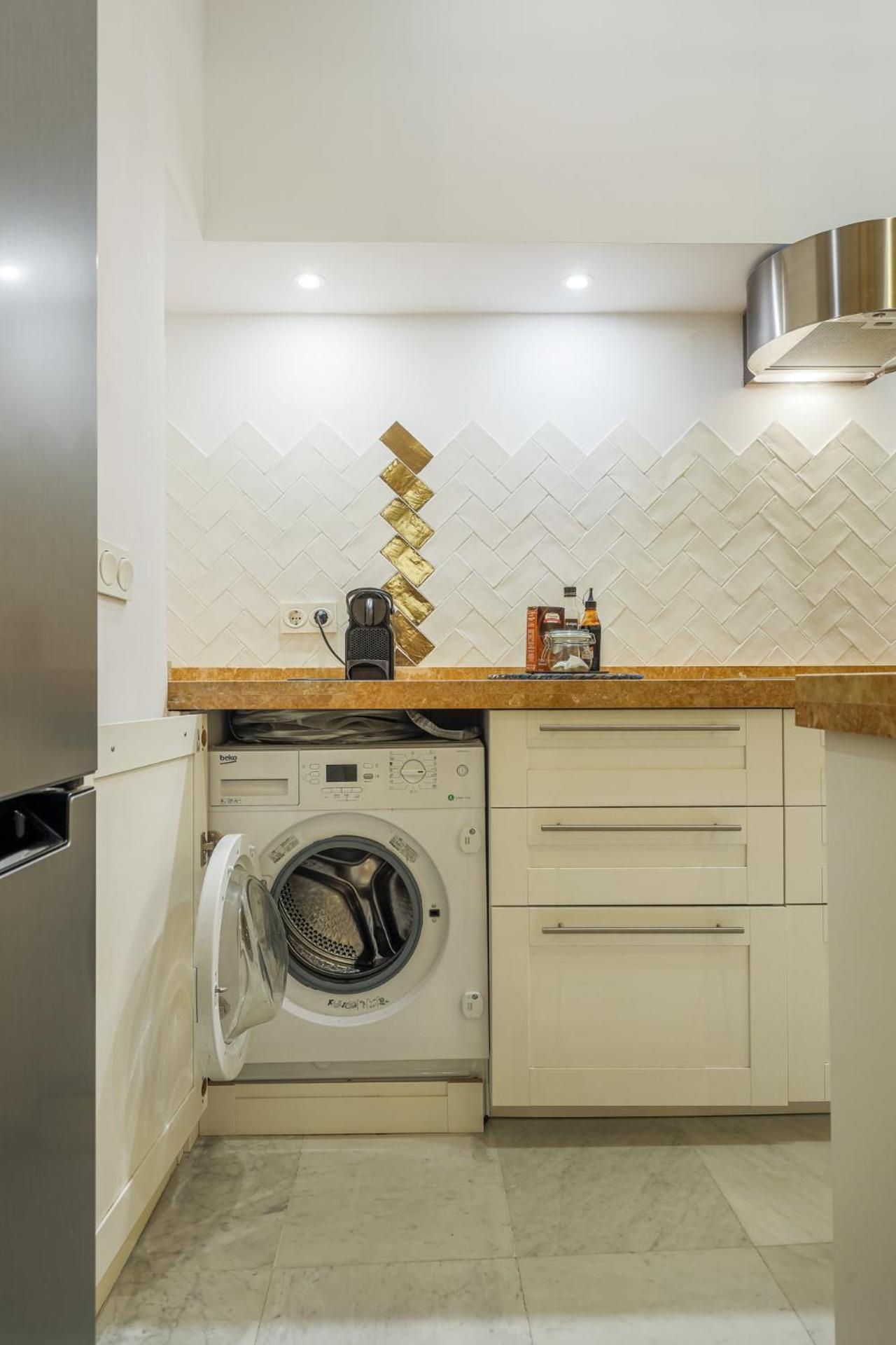 NEW Gorgeous 2-Bed Apt in Seville Center
