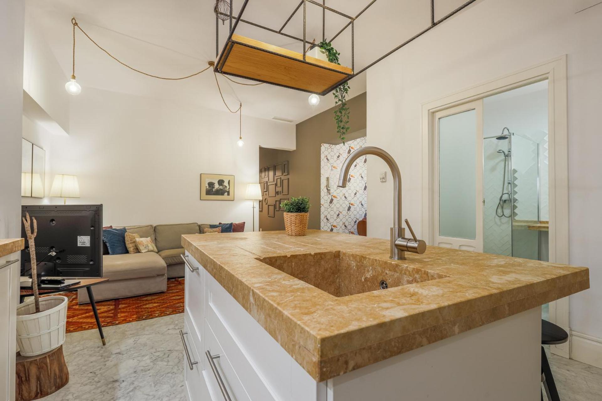 NEW Gorgeous 2-Bed Apt in Seville Center
