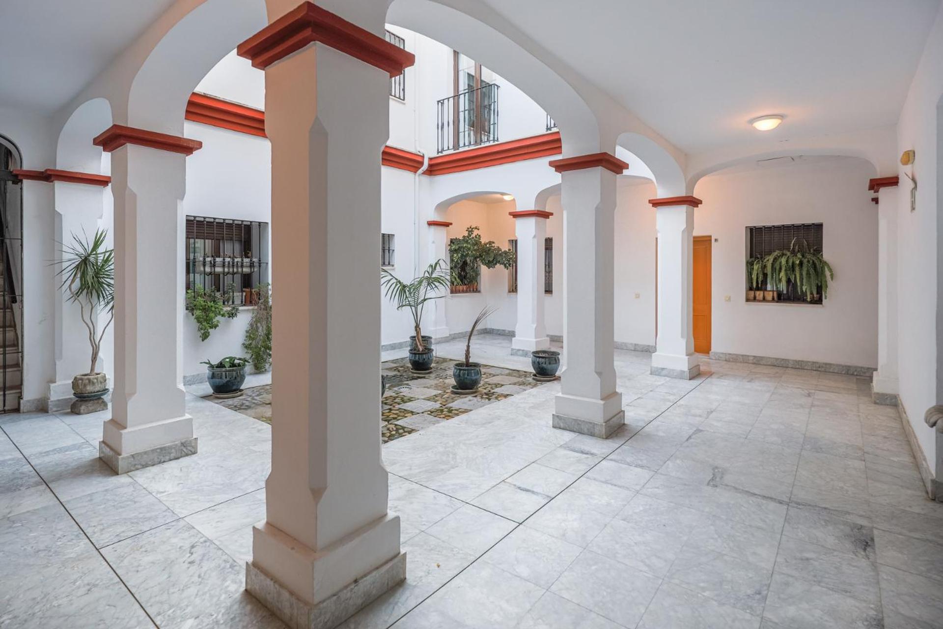 NEW Gorgeous 2-Bed Apt in Seville Center
