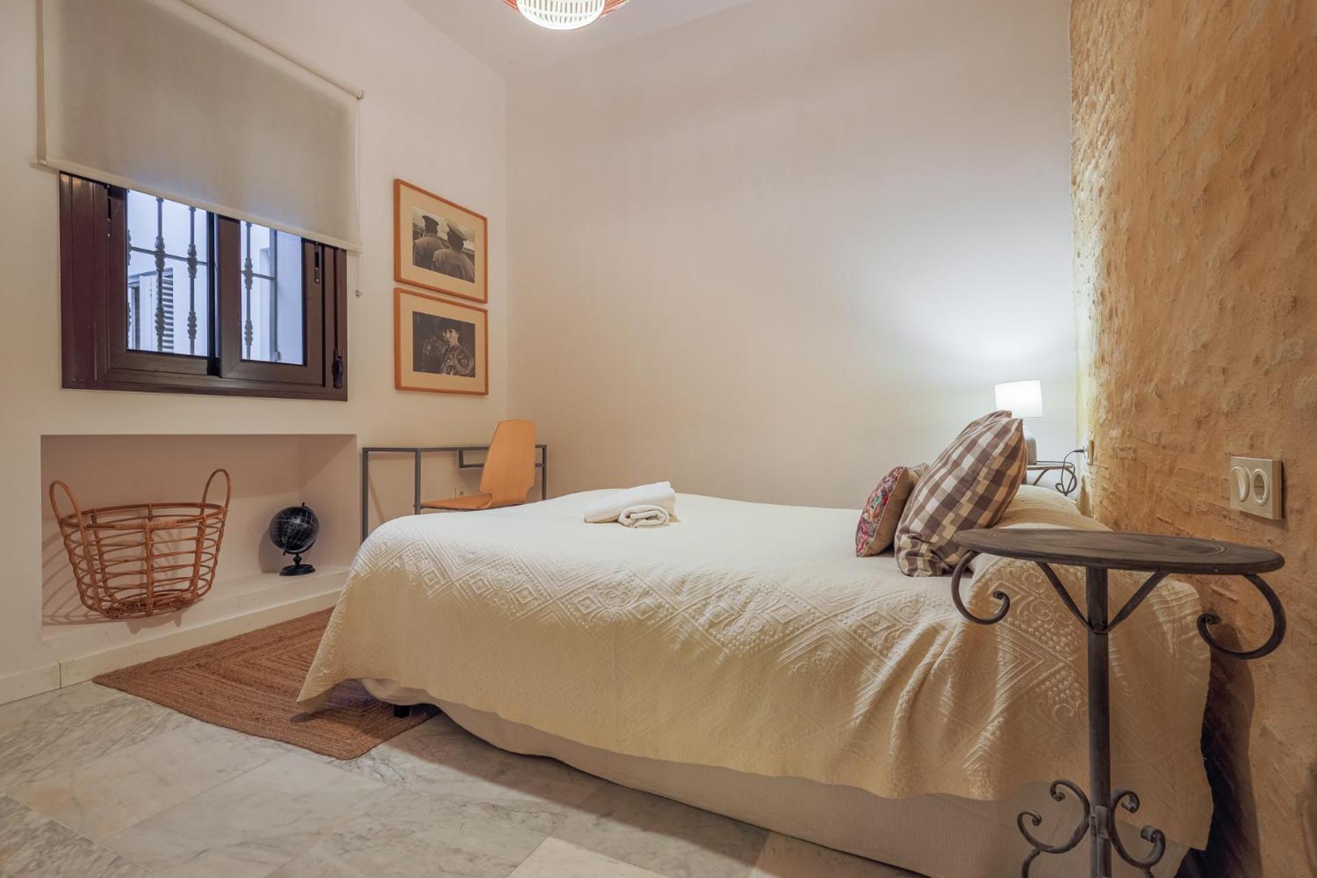 NEW Gorgeous 2-Bed Apt in Seville Center