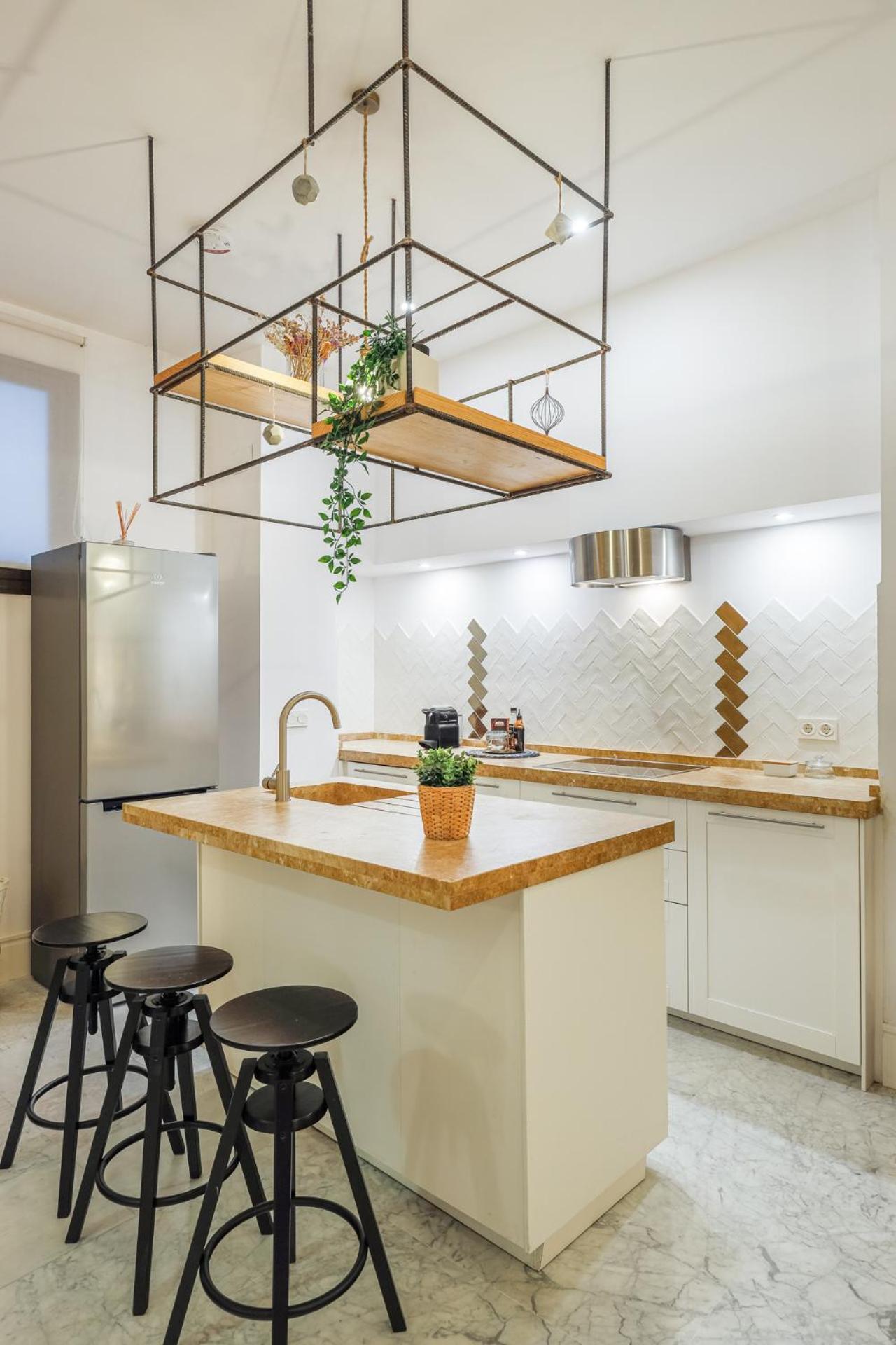 NEW Gorgeous 2-Bed Apt in Seville Center