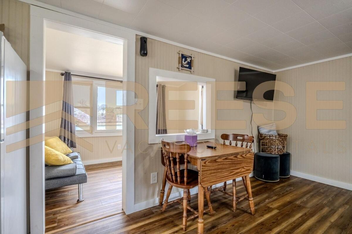 Beach Cabin #2