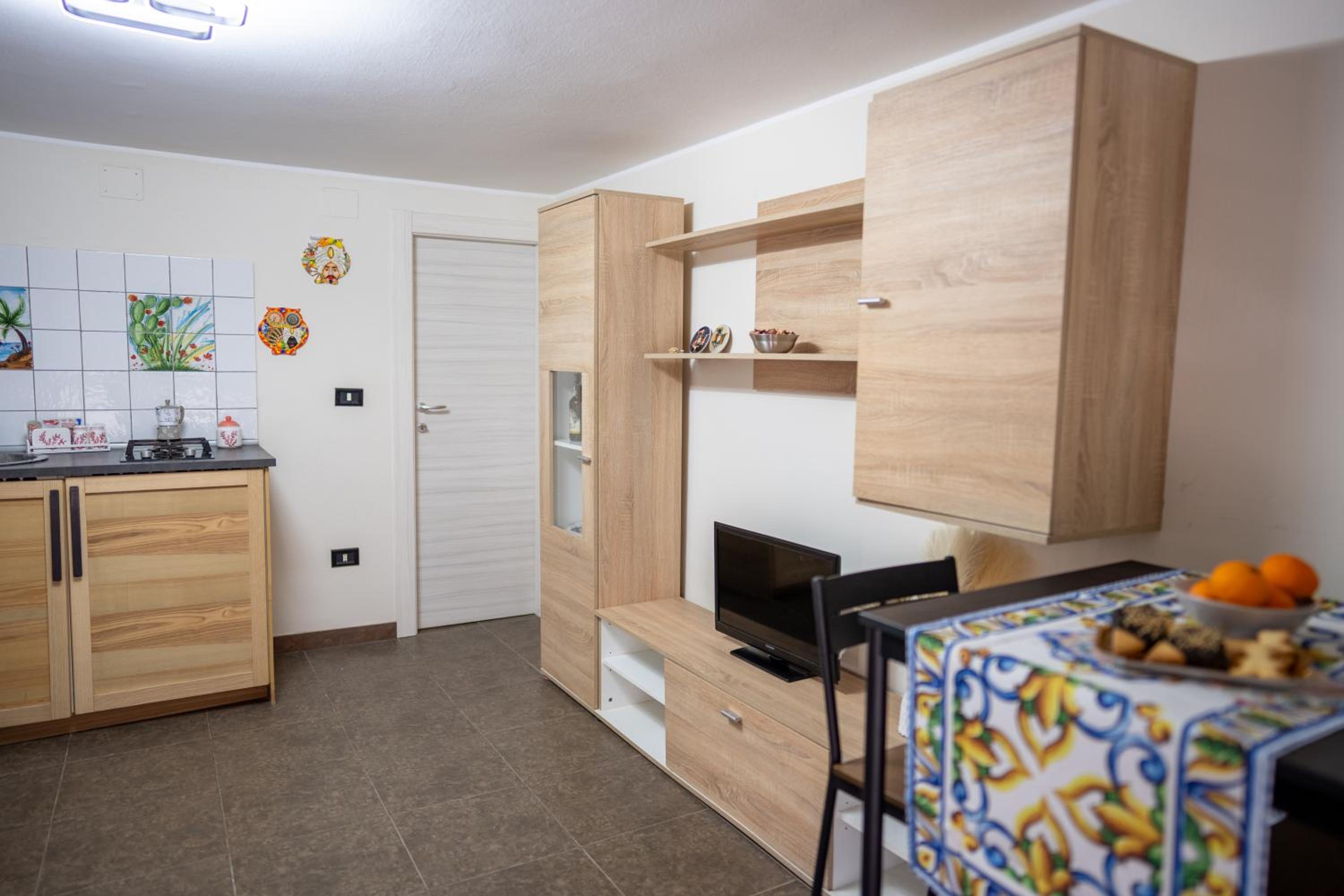 Meravigghia Syracusae Home