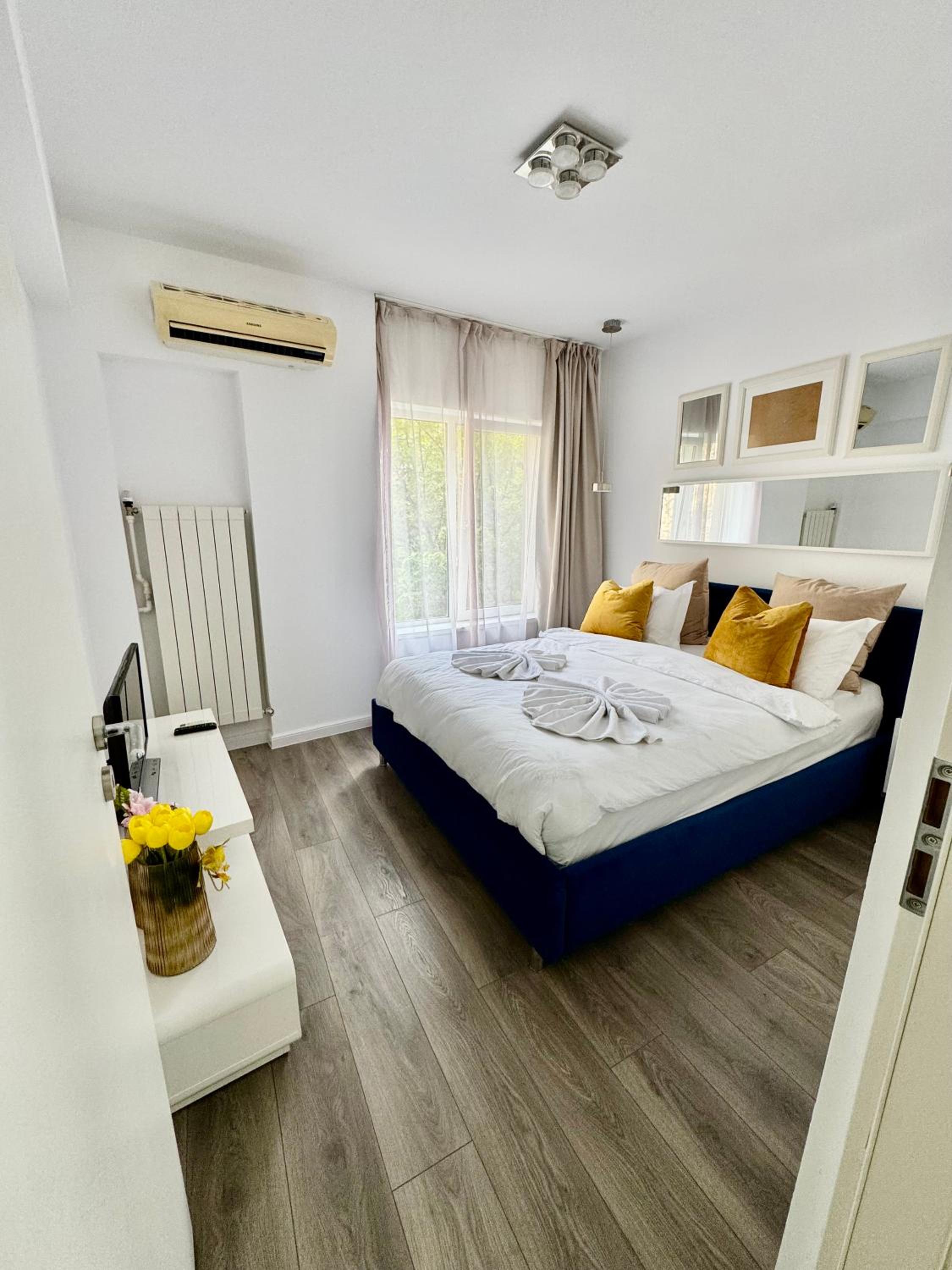 Metropole Apartments Romana Square
