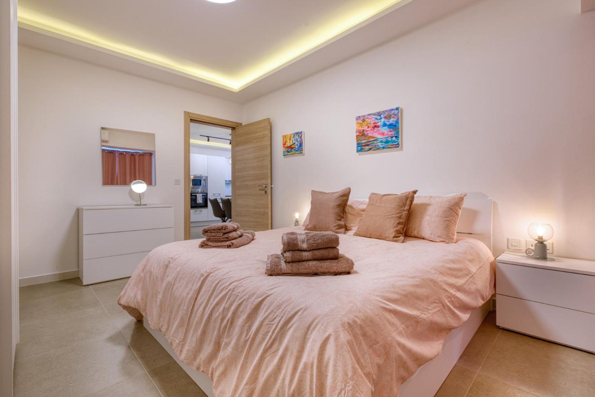 Modern 2-Bedroom Apartment Near the Sea photo 4