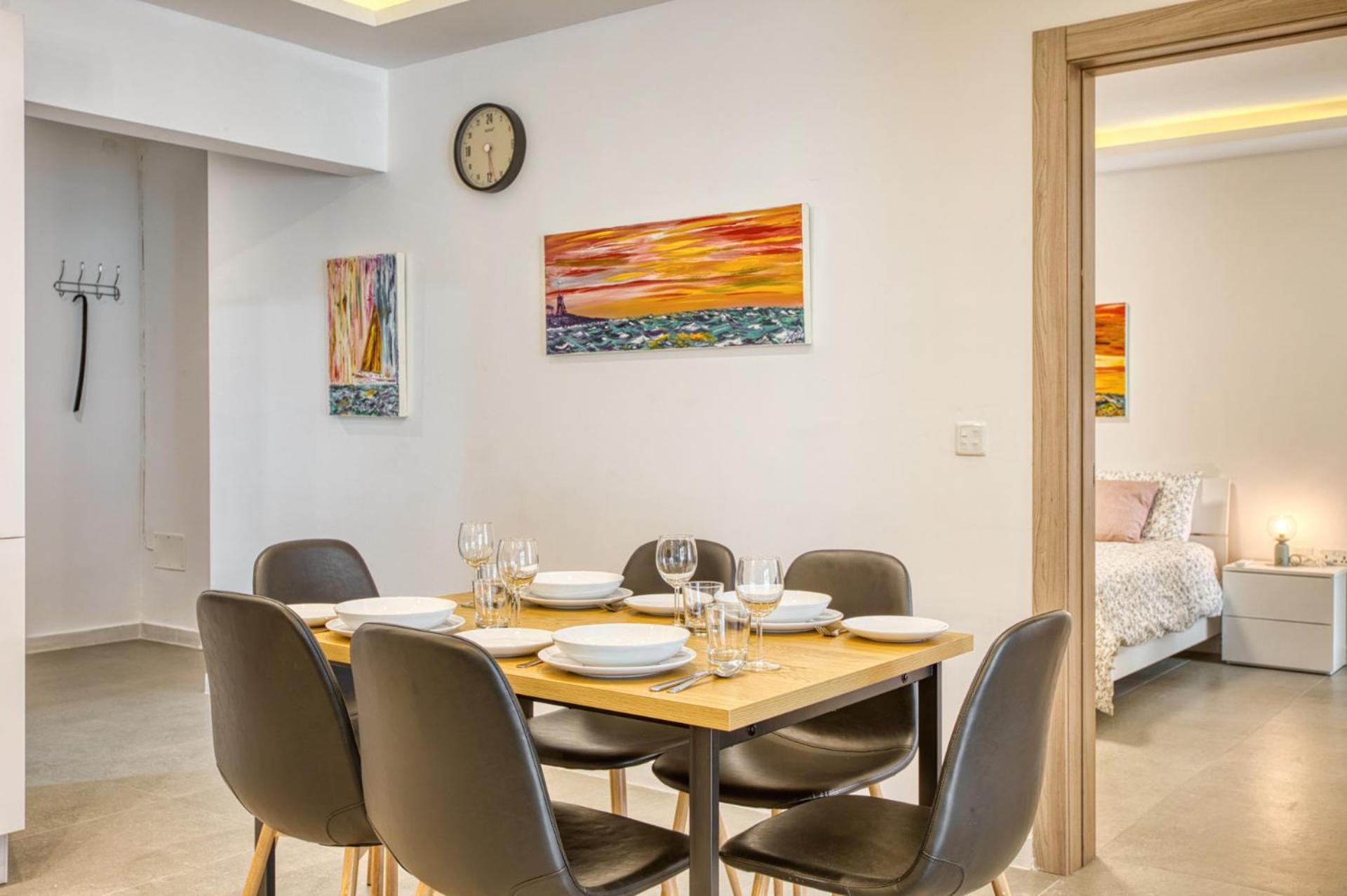 Stylish 2-Bedroom Apartment Near the Sea photo 3