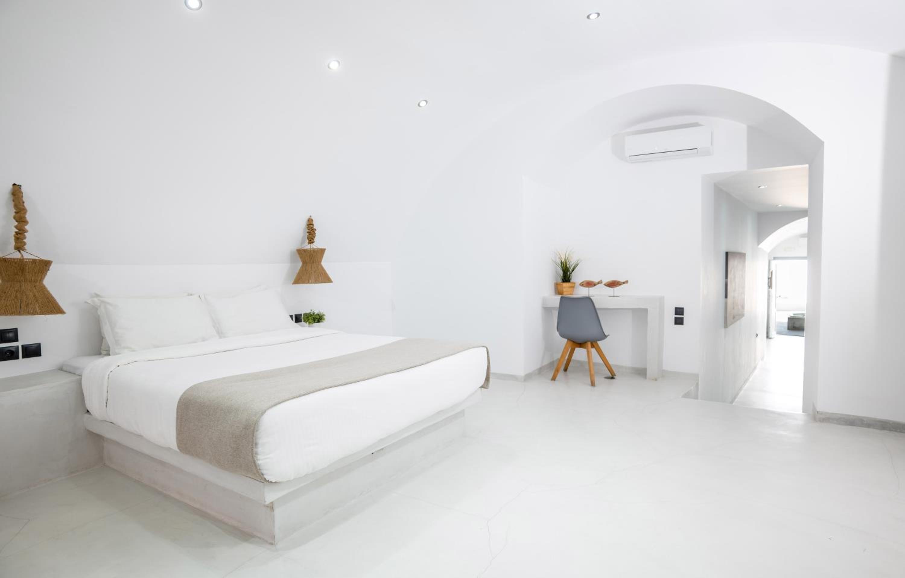 Cliff Aura Suites