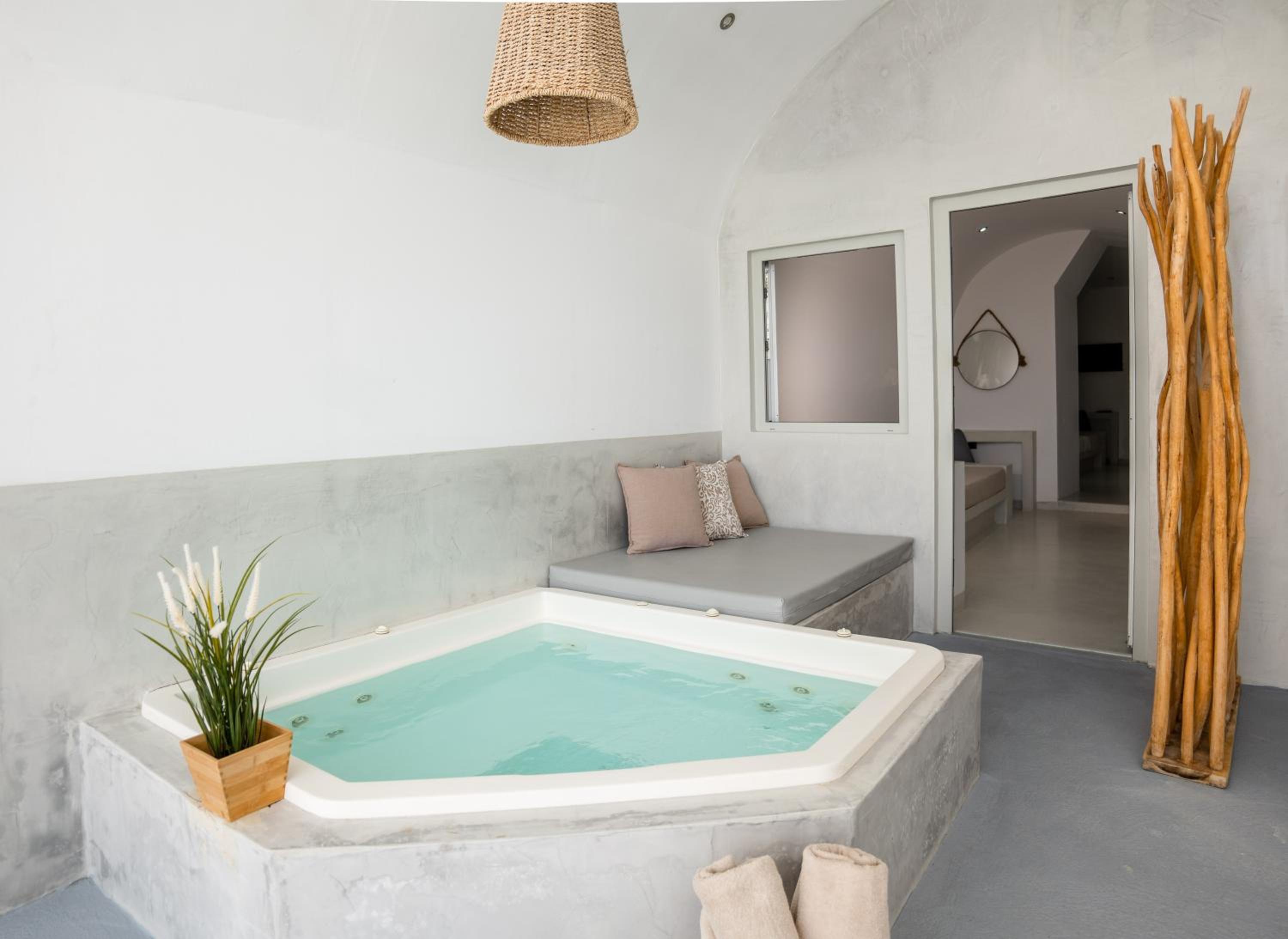Cliff Aura Suites