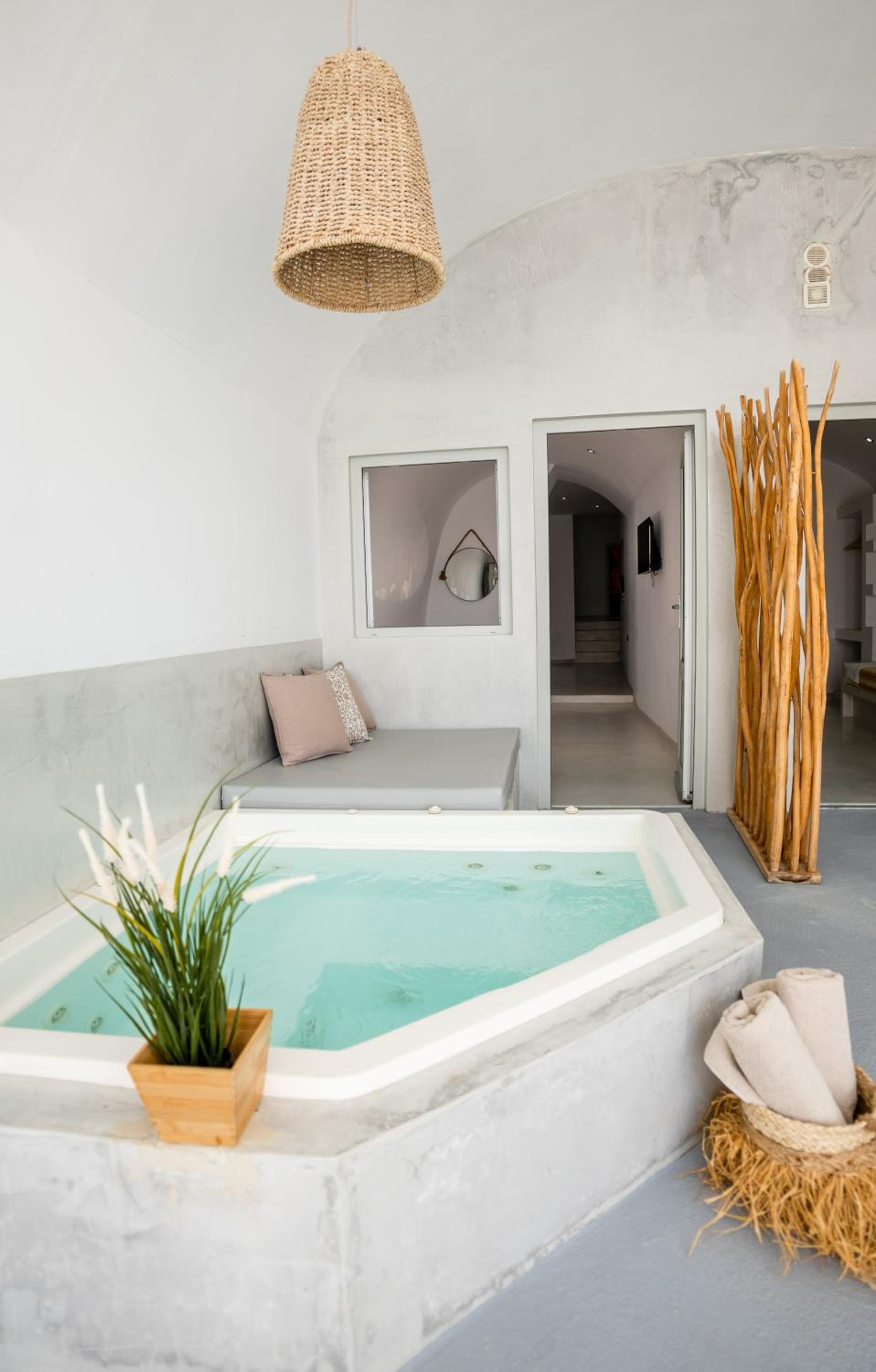 Cliff Aura Suites