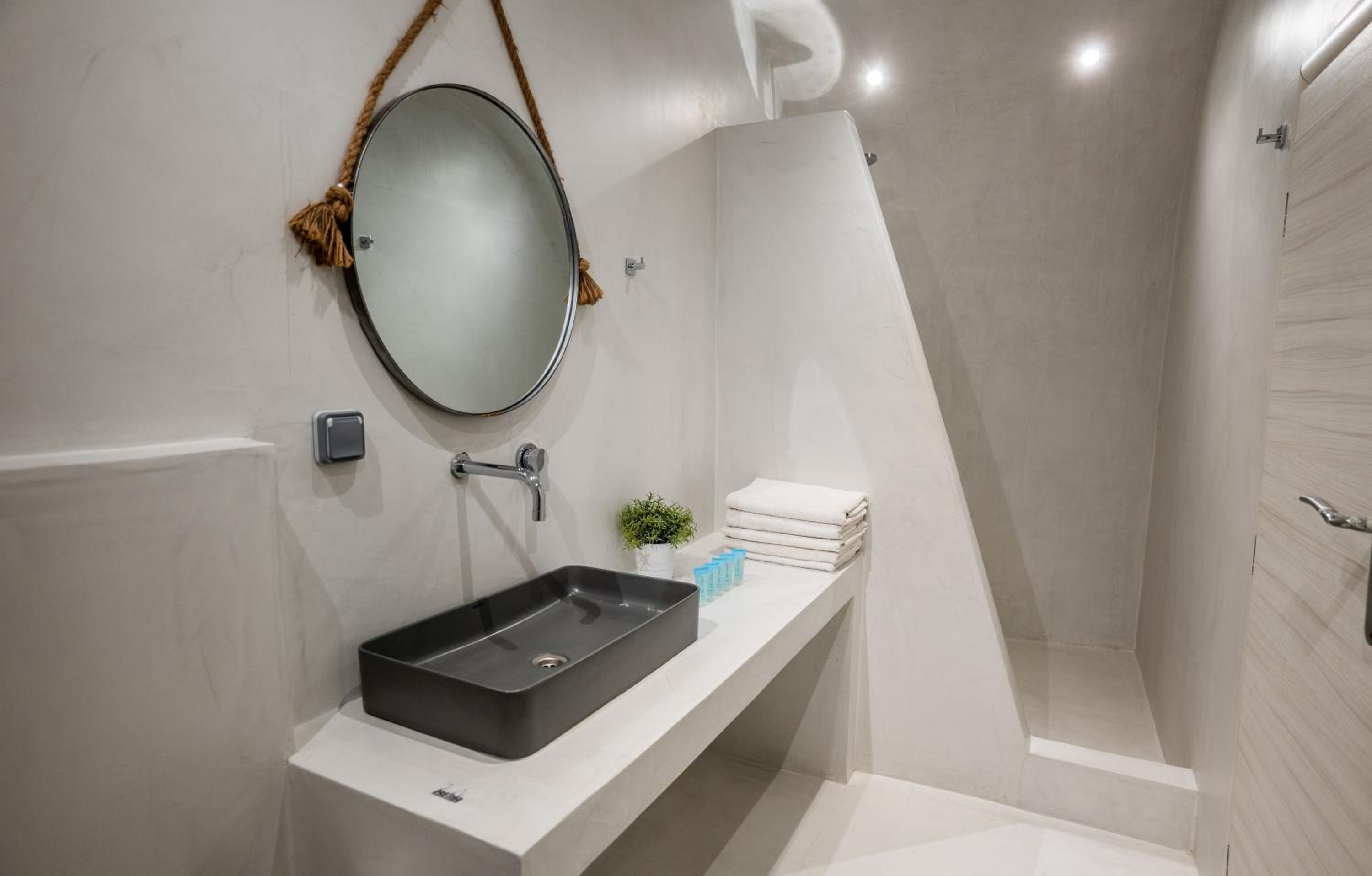 Cliff Aura Suites