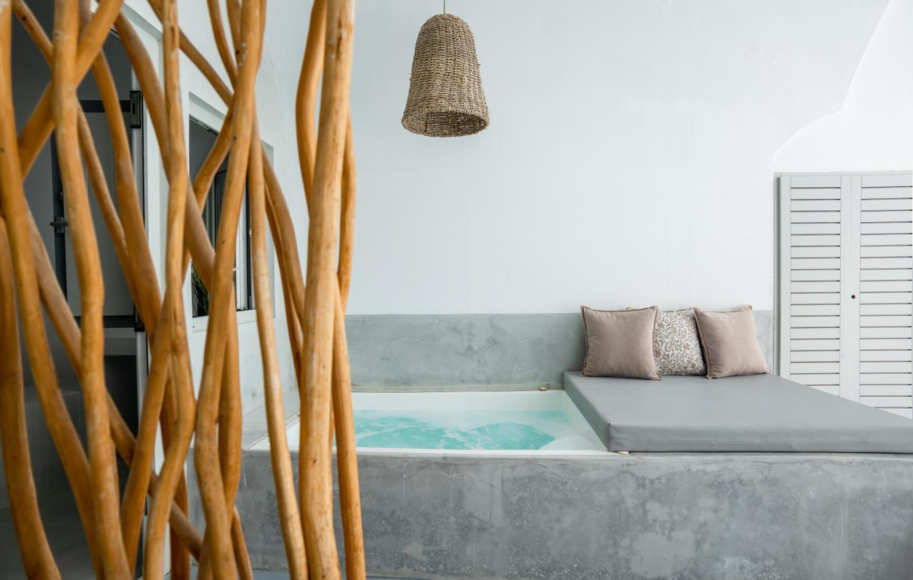 Cliff Aura Suites