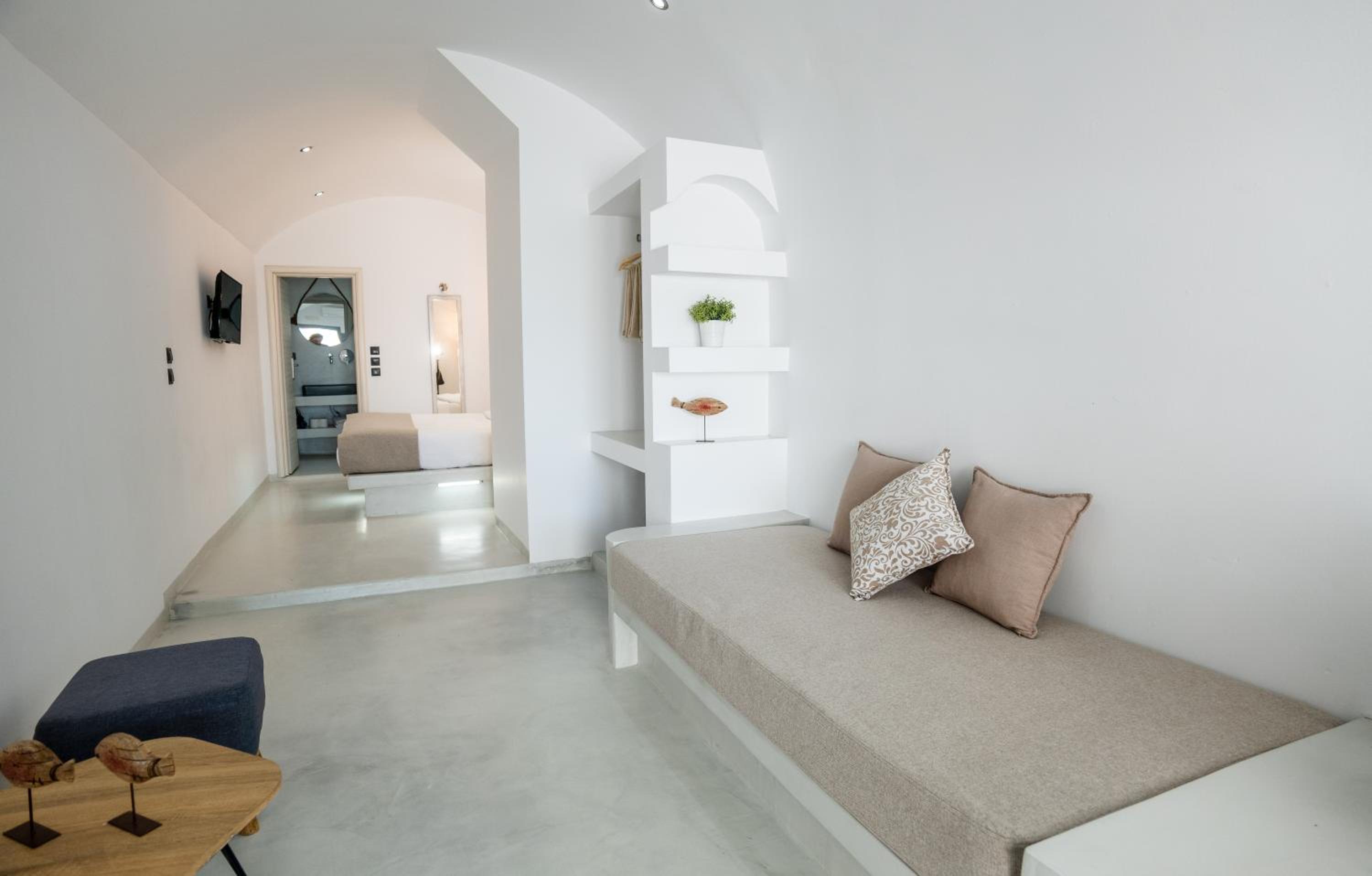 Cliff Aura Suites