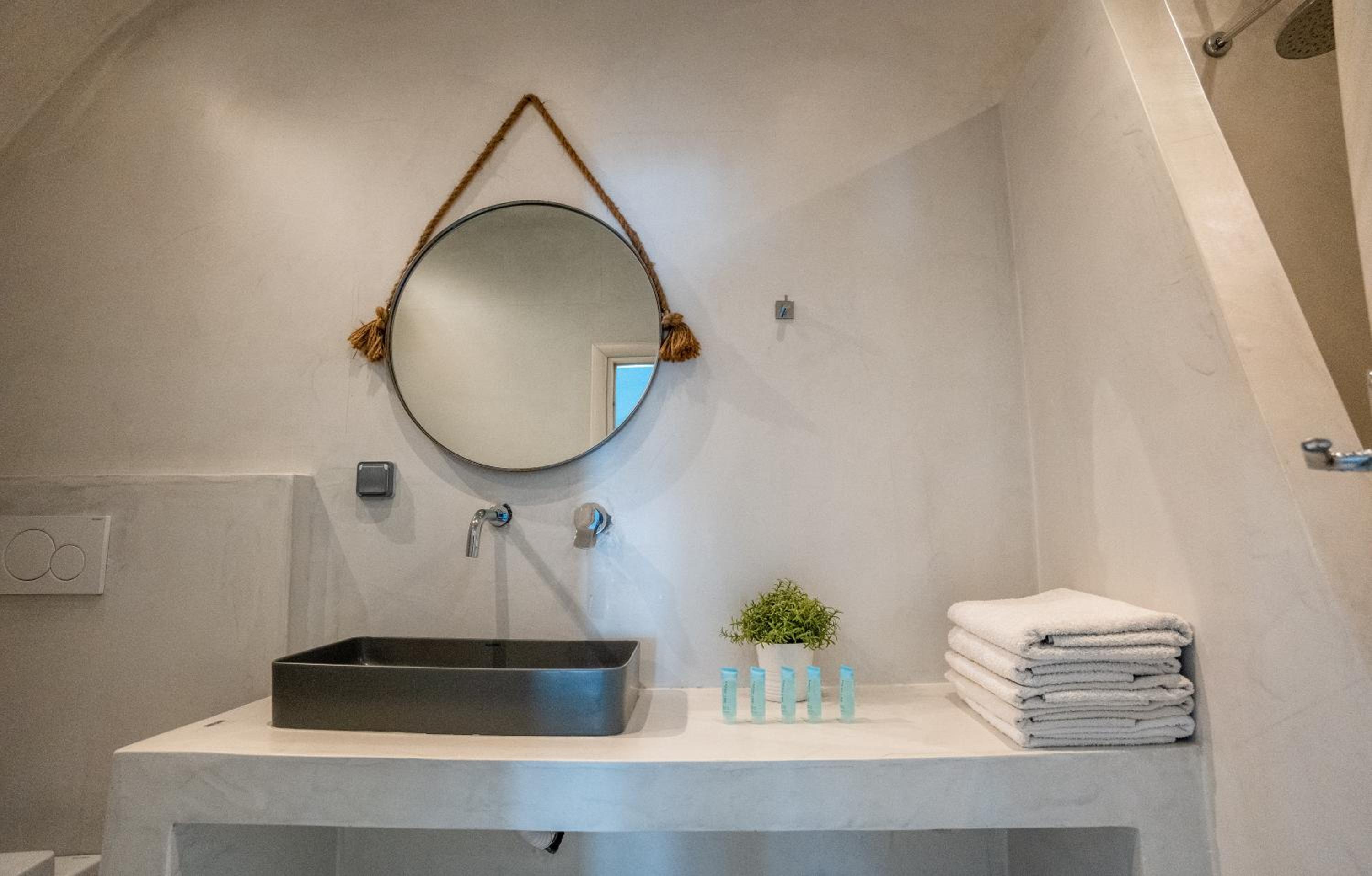 Cliff Aura Suites