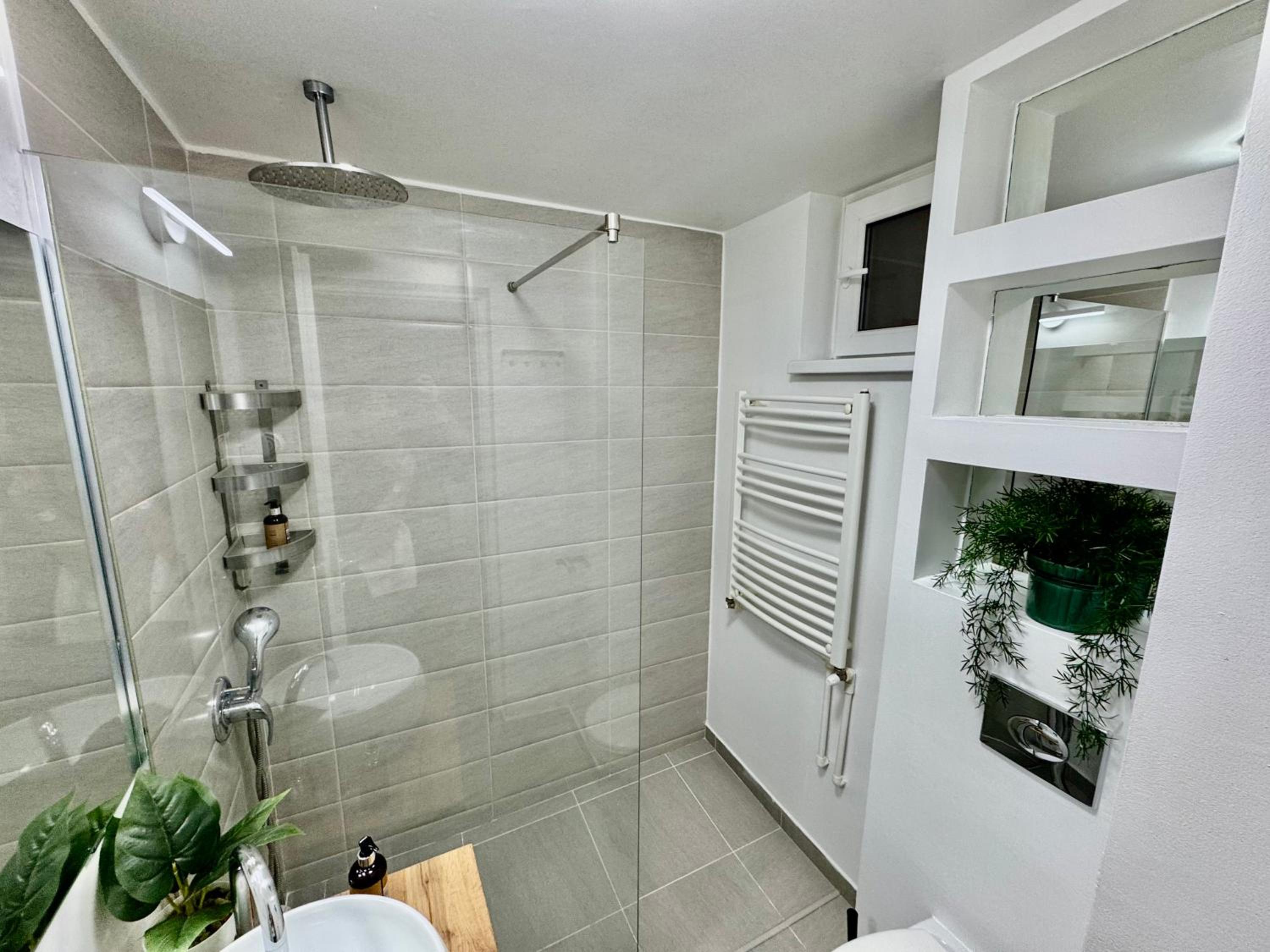 Metropole Apartments Romana Square