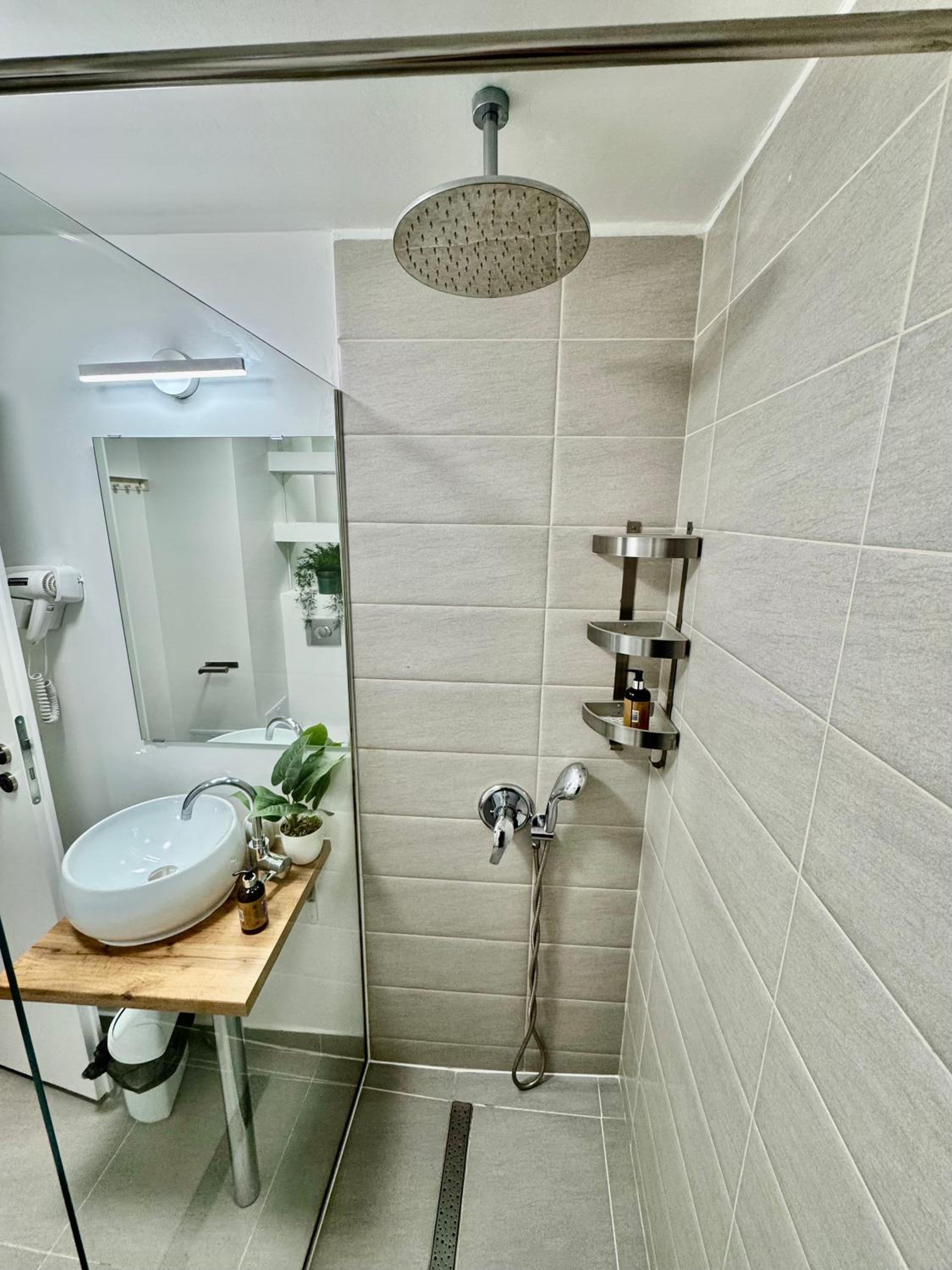 Metropole Apartments Romana Square