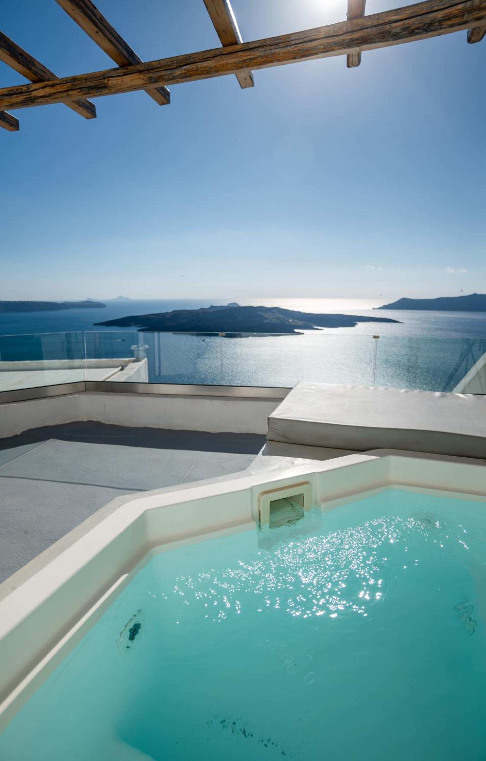 Cliff Aura Suites