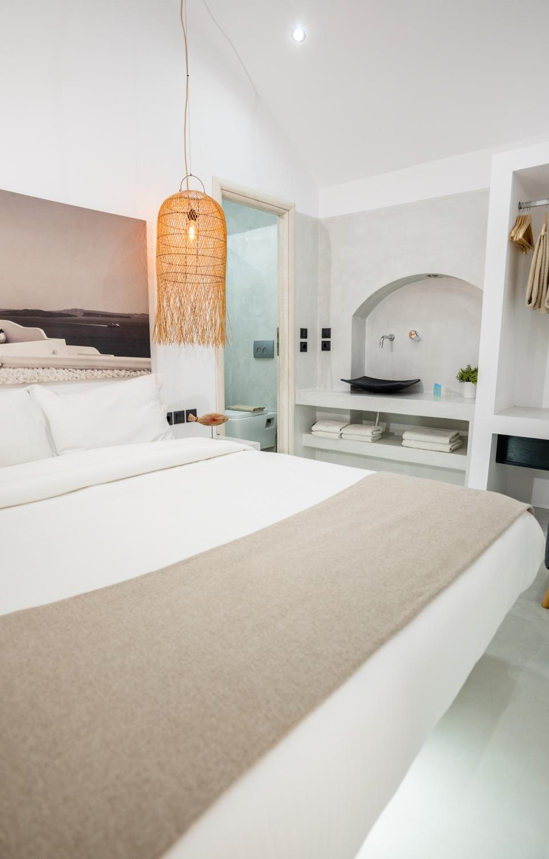 Cliff Aura Suites