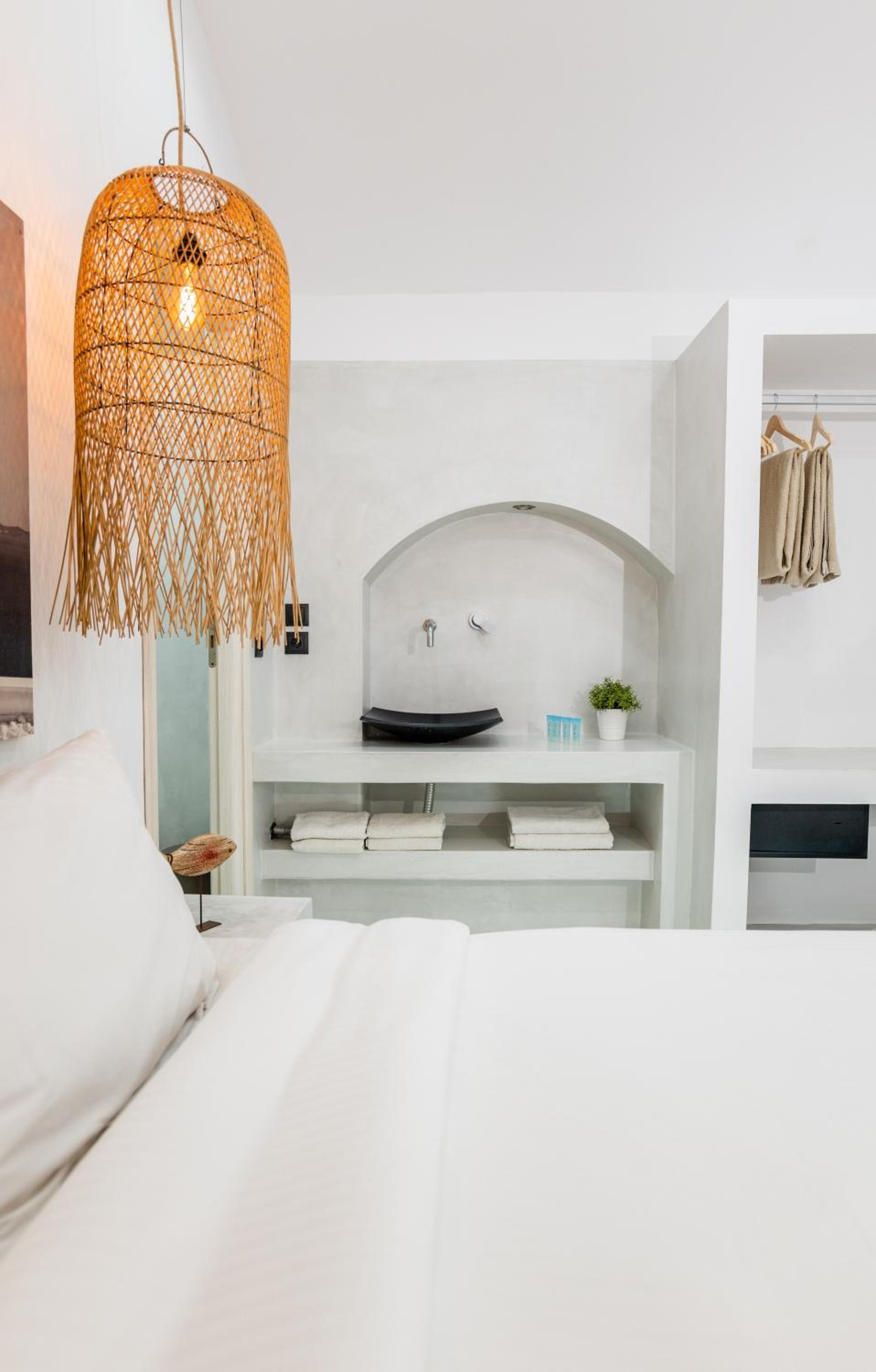 Cliff Aura Suites
