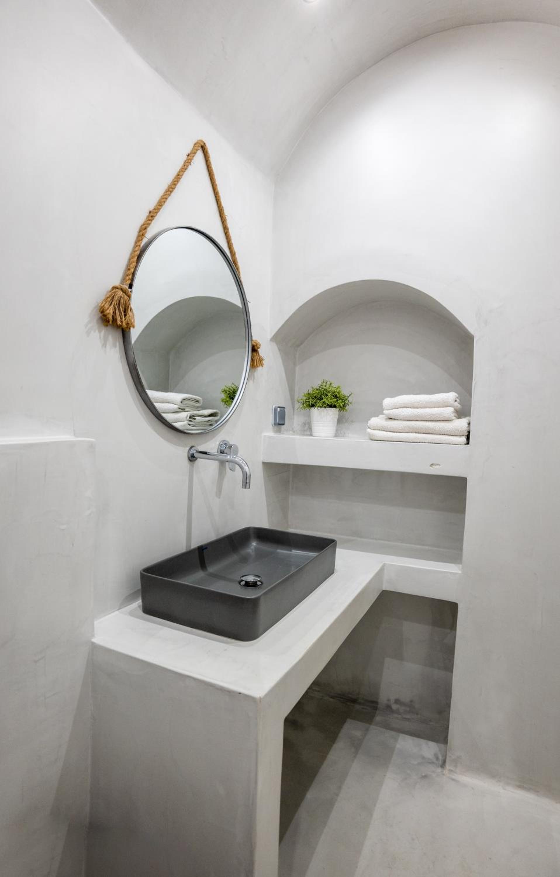 Cliff Aura Suites