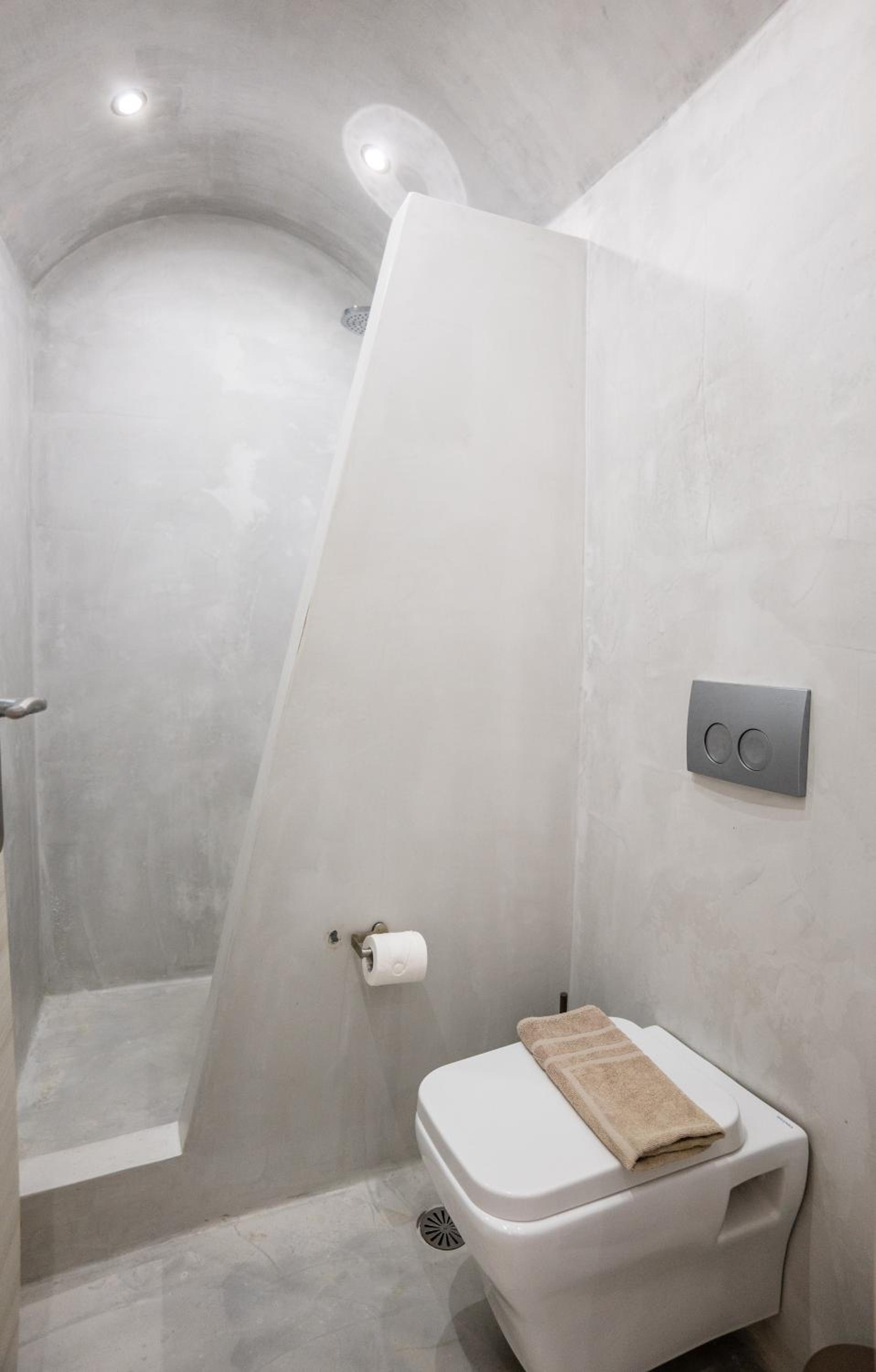 Cliff Aura Suites