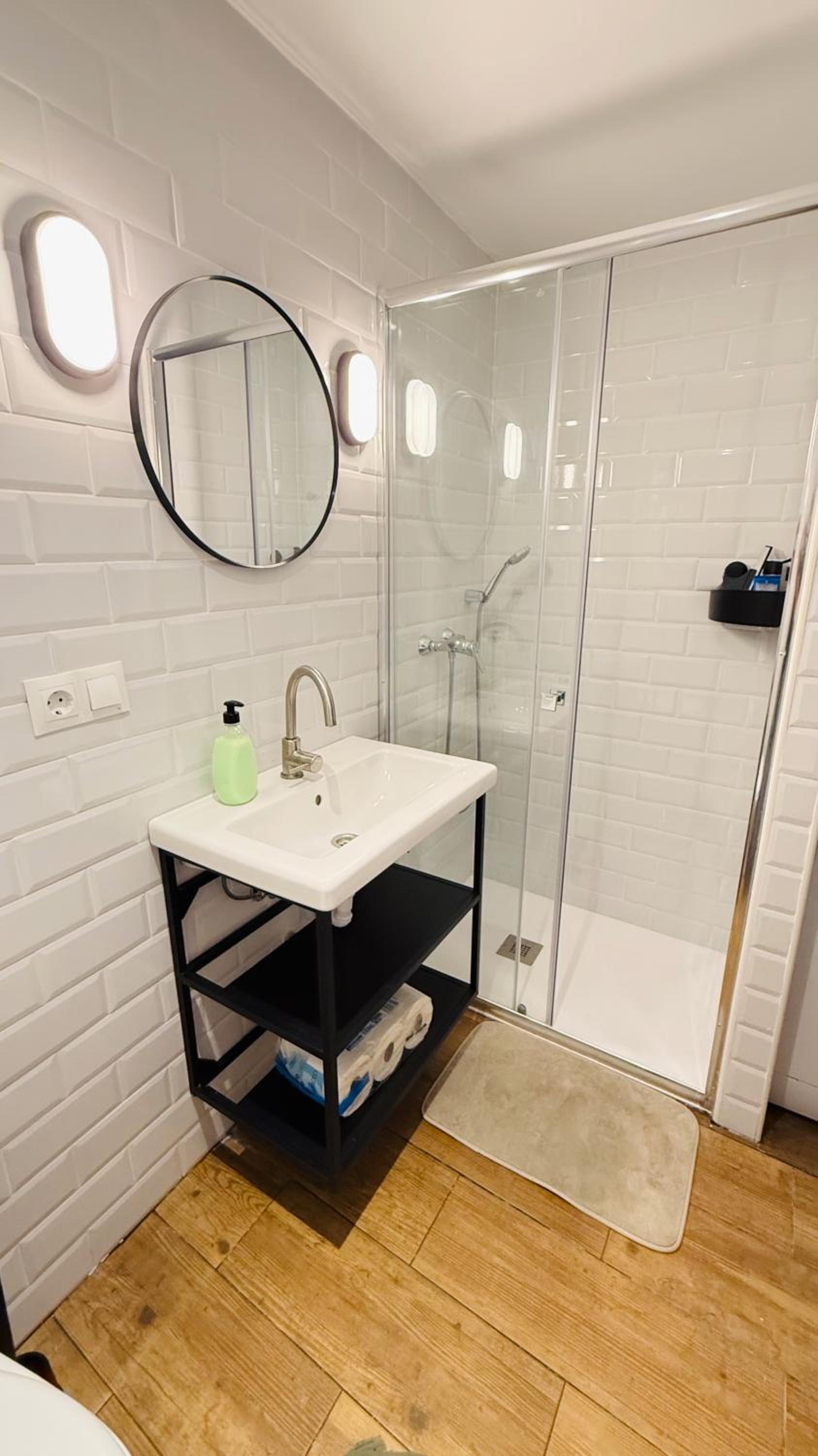 Cozy Downtown Studio with AC & Fast Wi-Fi - Prime Location