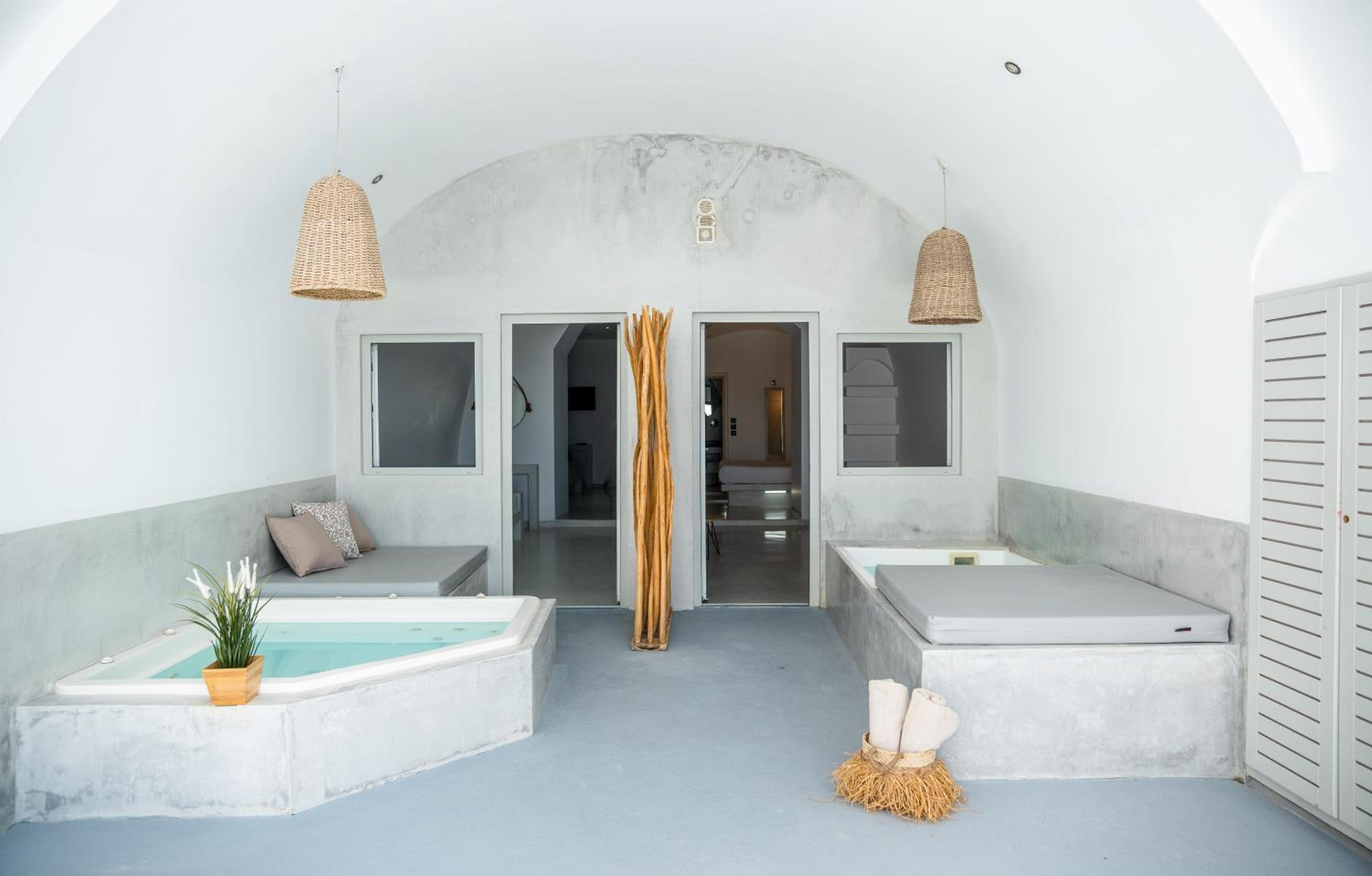Cliff Aura Suites