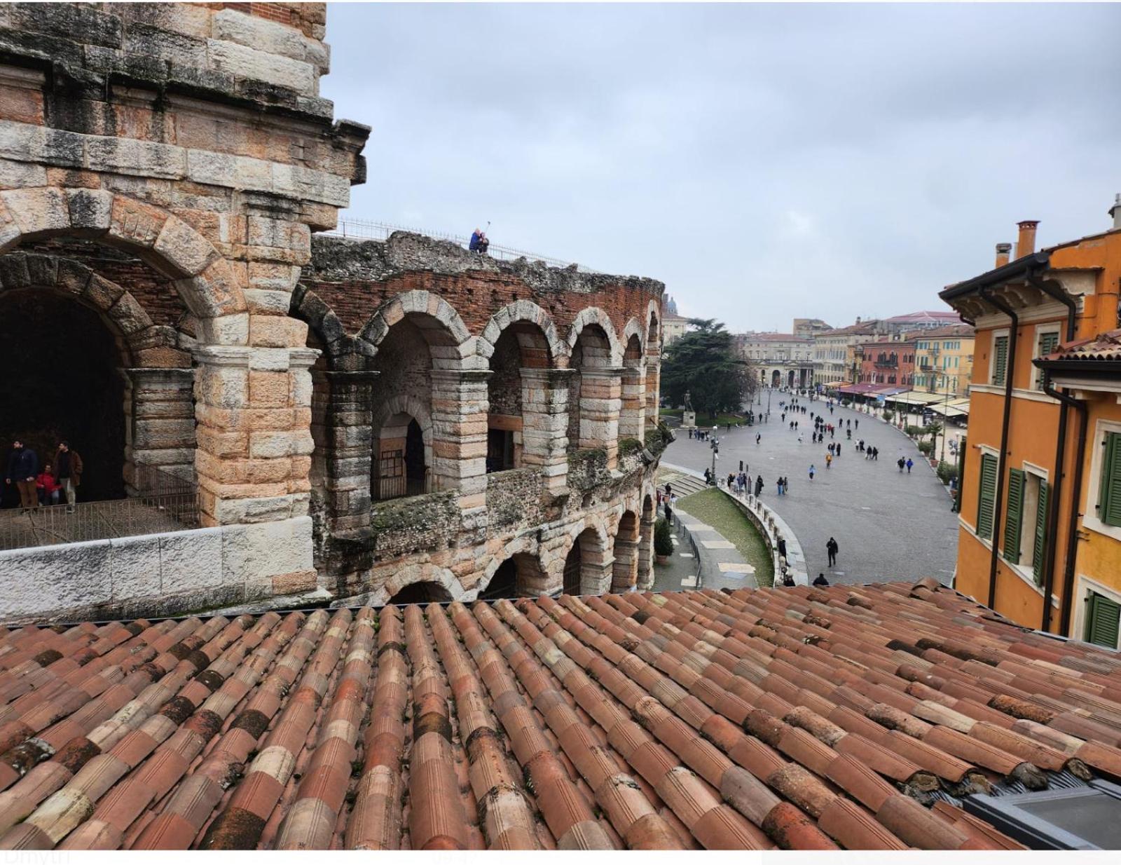 Vista Arena di Verona e Piazza Bra