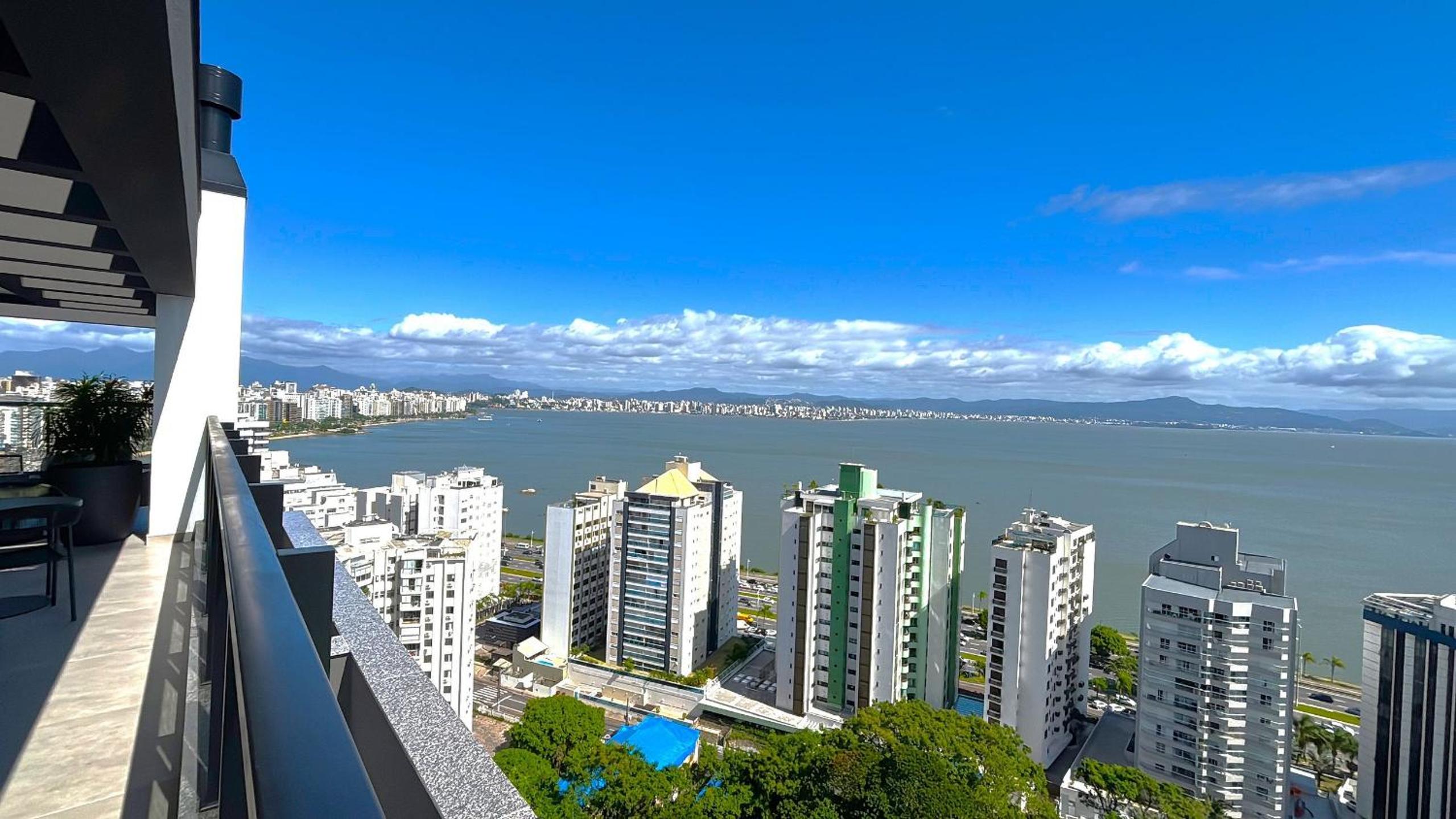 Relaxing and complete stay in a building with pool – VPD