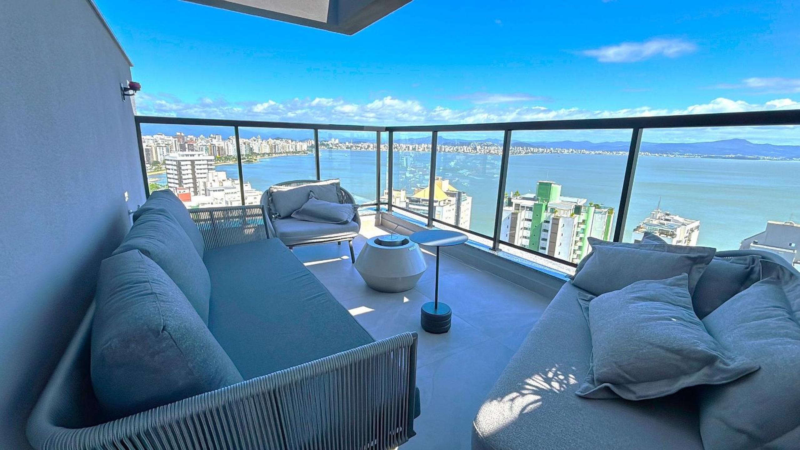Relaxing and complete stay in a building with pool – VPD