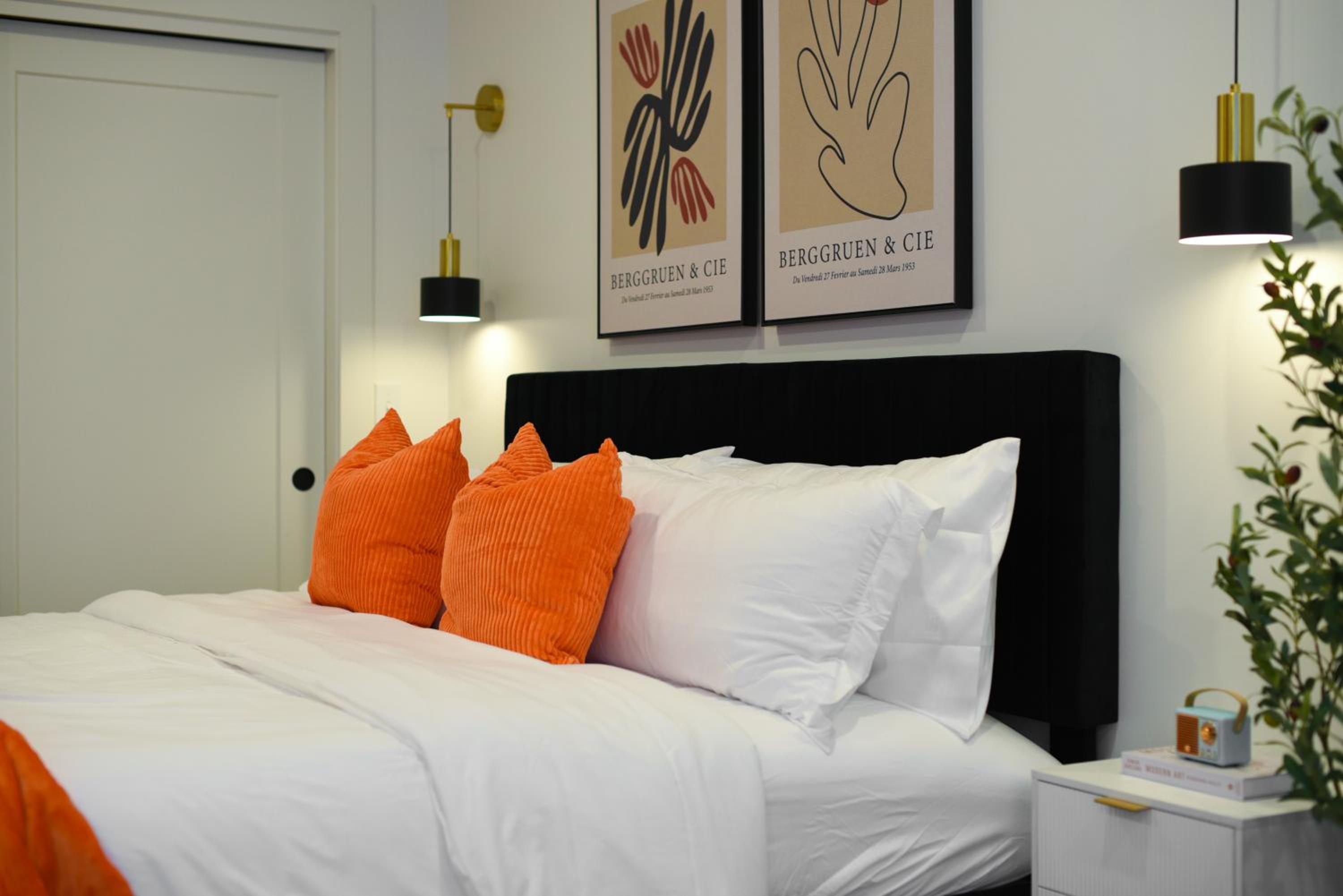 LUX Studio King Bed Free Parking PITT CMU