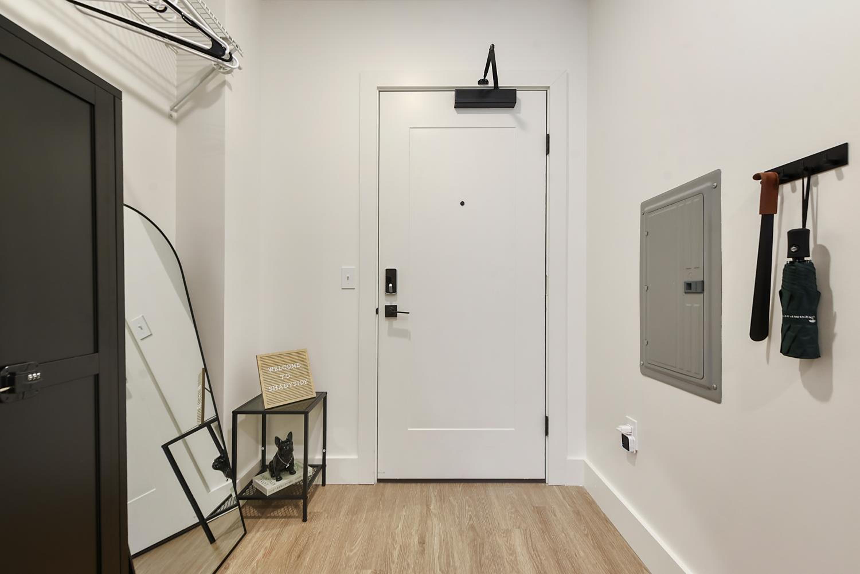 LUX Studio King Bed Free Parking PITT CMU