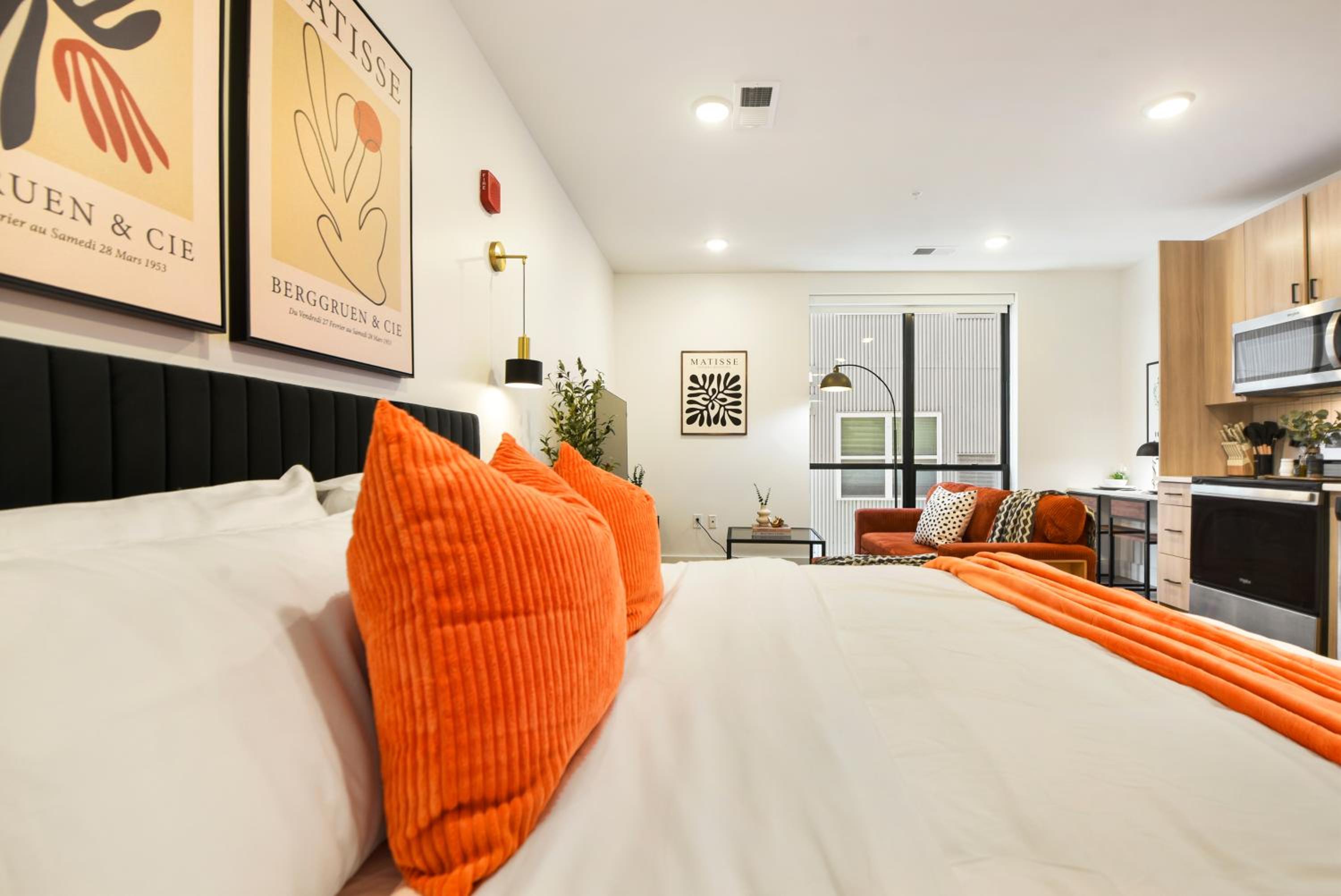 LUX Studio King Bed Free Parking PITT CMU