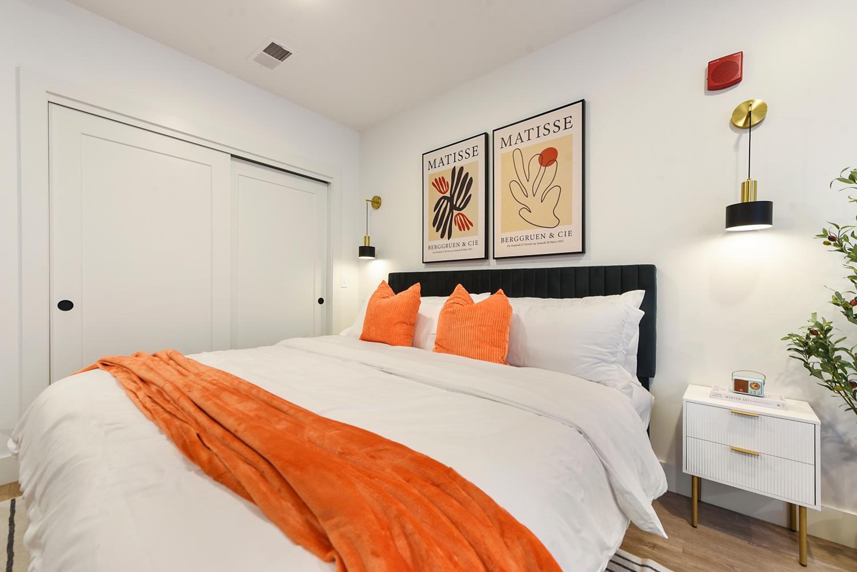 LUX Studio King Bed Free Parking PITT CMU