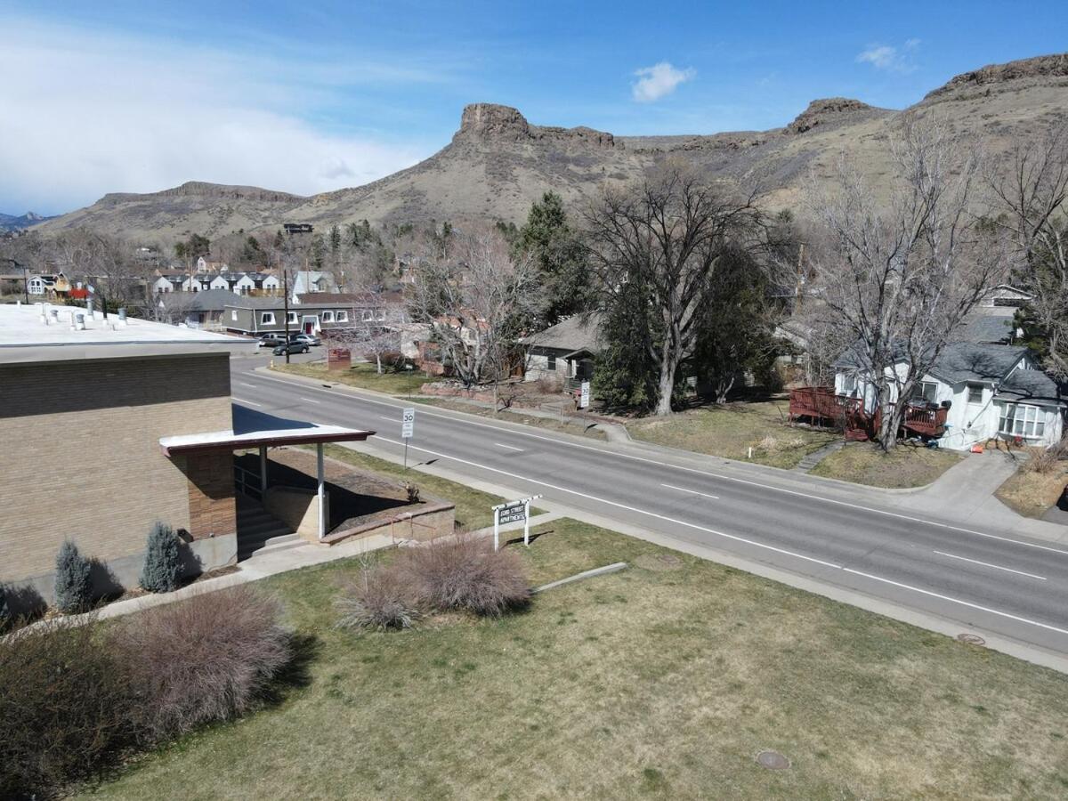 10 min to Red Rocks & KING BED & 7min to I70 & DT Golden & STR-25-0009