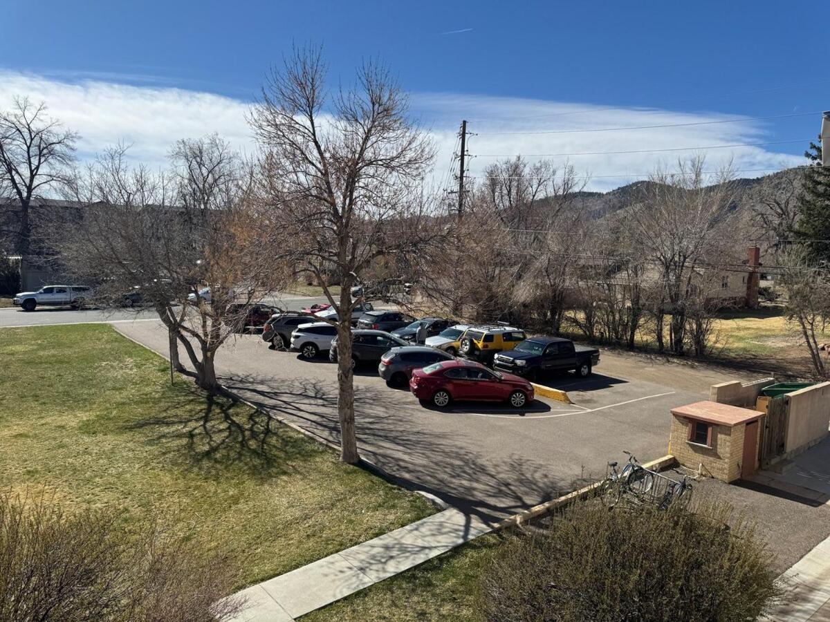 10 min to Red Rocks & KING BED & 7min to I70 & DT Golden & STR-25-0009
