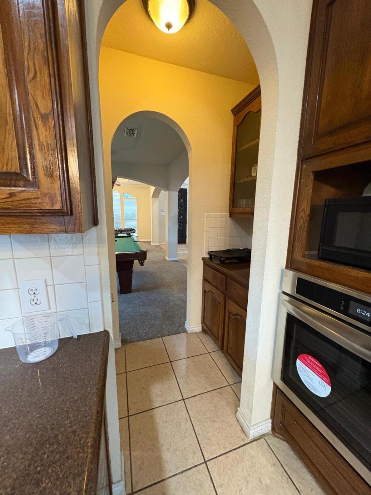 Spacious 4200 sqft - 6 bdrms 4 bath - Gym - Pets OK Near PGA - Universal KIDS - Star Frisco