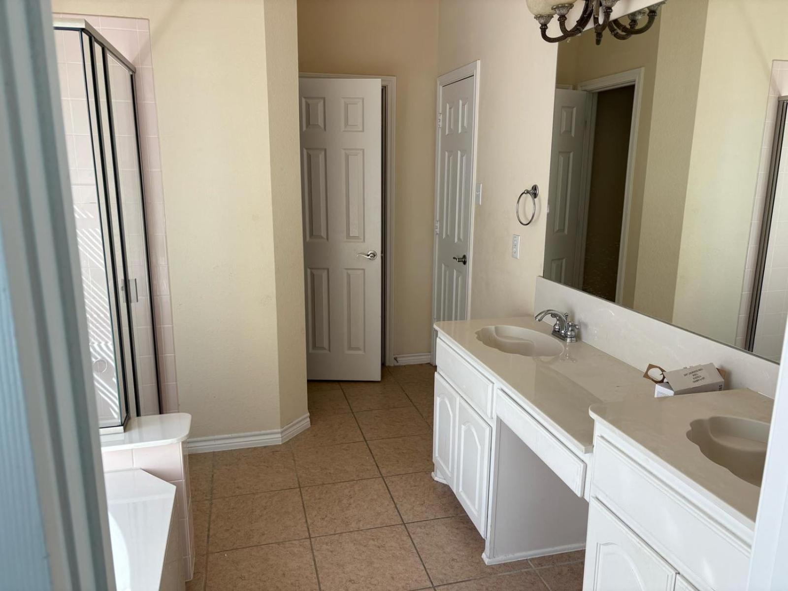 Spacious 4200 sqft - 6 bdrms 4 bath - Gym - Pets OK Near PGA - Universal KIDS - Star Frisco