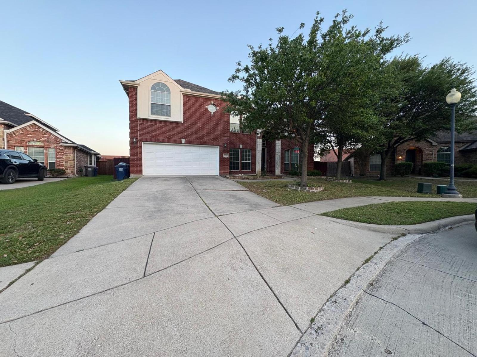 Spacious 4200 sqft - 6 bdrms 4 bath - Gym - Pets OK Near PGA - Universal KIDS - Star Frisco