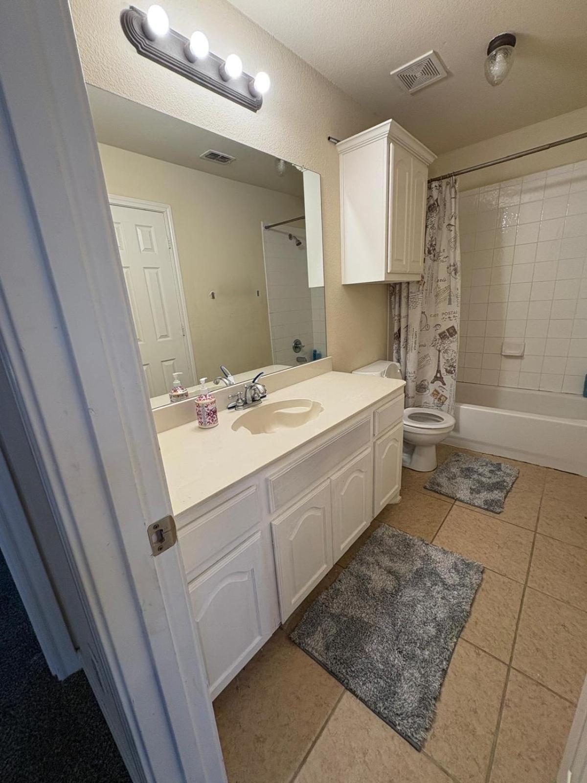 Spacious 4200 sqft - 6 bdrms 4 bath - Gym - Pets OK Near PGA - Universal KIDS - Star Frisco