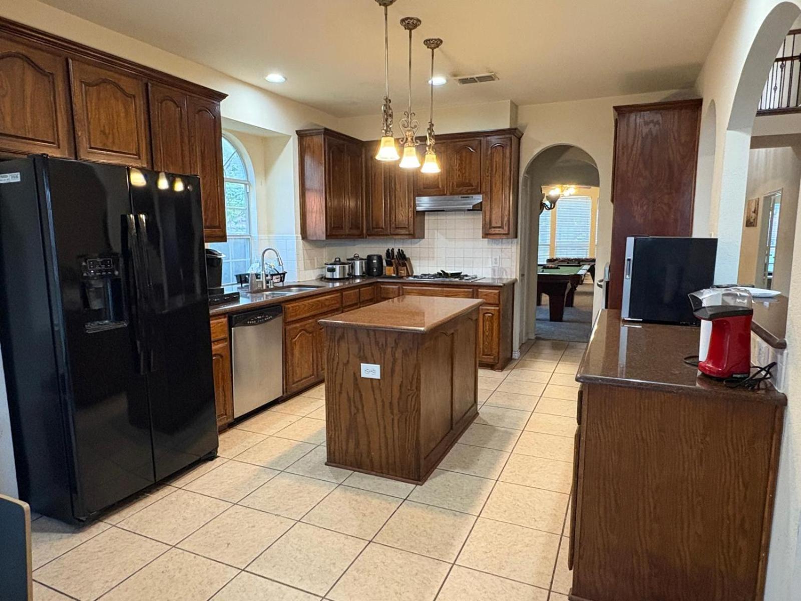 Spacious 4200 sqft - 6 bdrms 4 bath - Gym - Pets OK Near PGA - Universal KIDS - Star Frisco