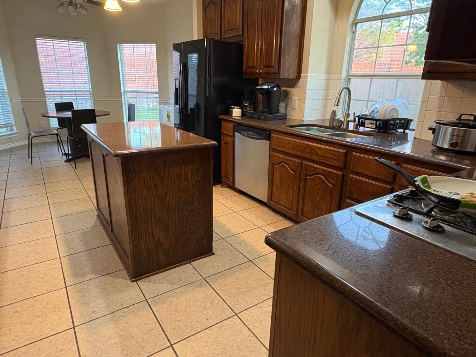 Spacious 4200 sqft - 6 bdrms 4 bath - Gym - Pets OK Near PGA - Universal KIDS - Star Frisco