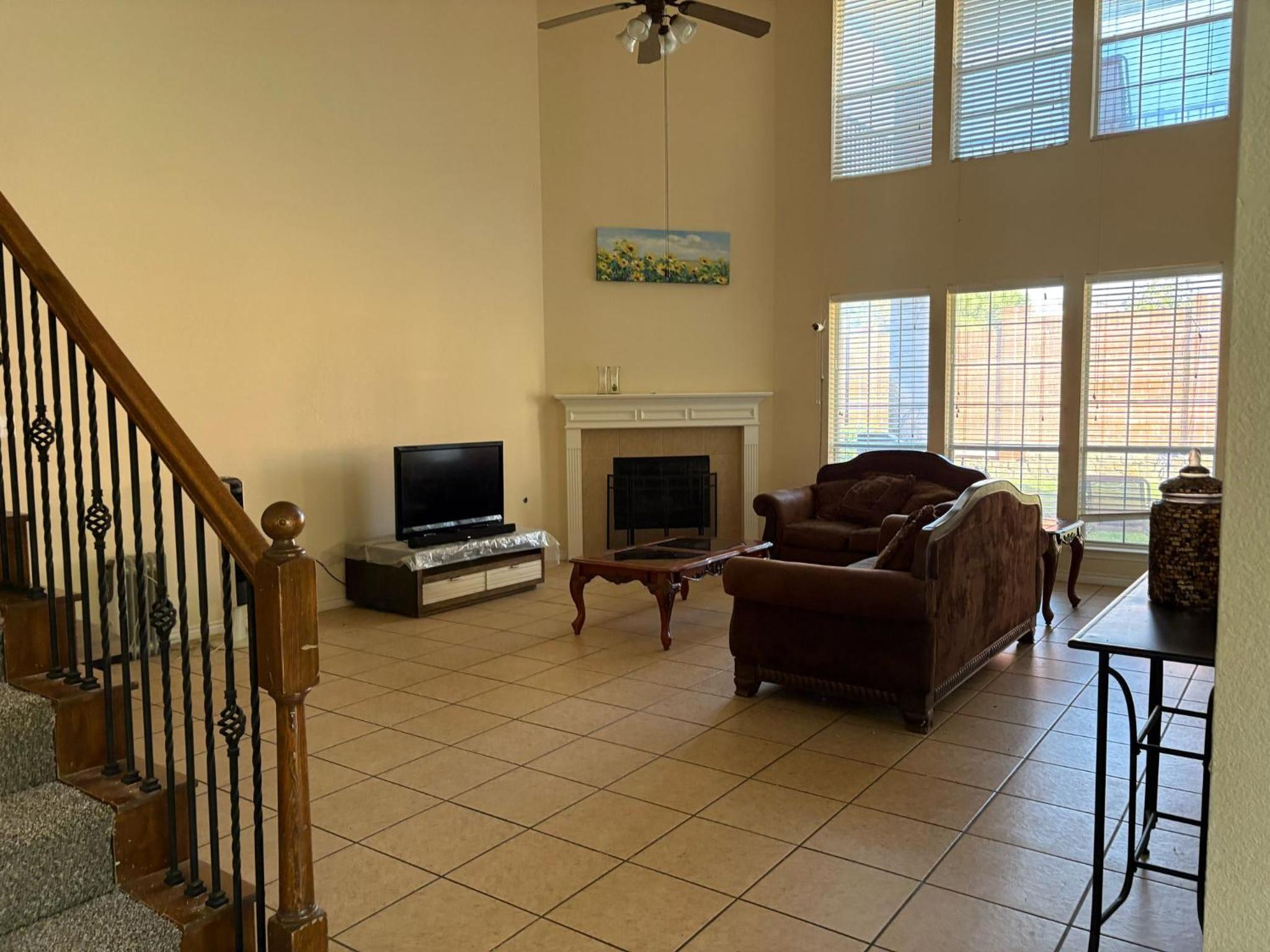 Spacious 4200 sqft - 6 bdrms 4 bath - Gym - Pets OK Near PGA - Universal KIDS - Star Frisco