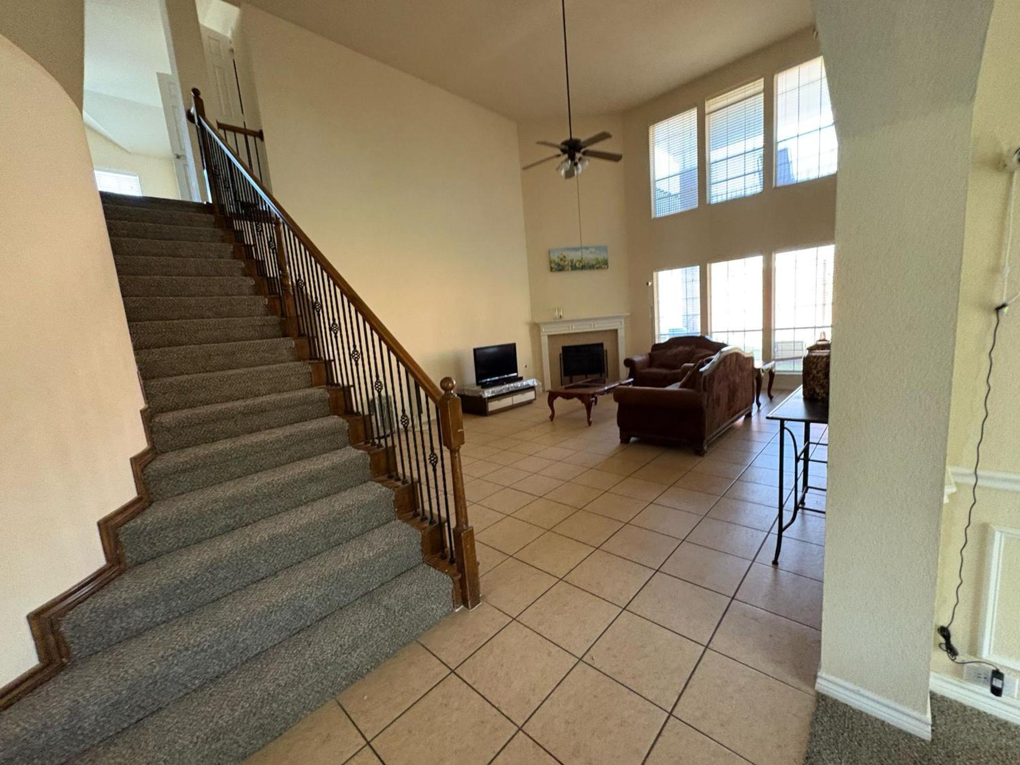 Spacious 4200 sqft - 6 bdrms 4 bath - Gym - Pets OK Near PGA - Universal KIDS - Star Frisco