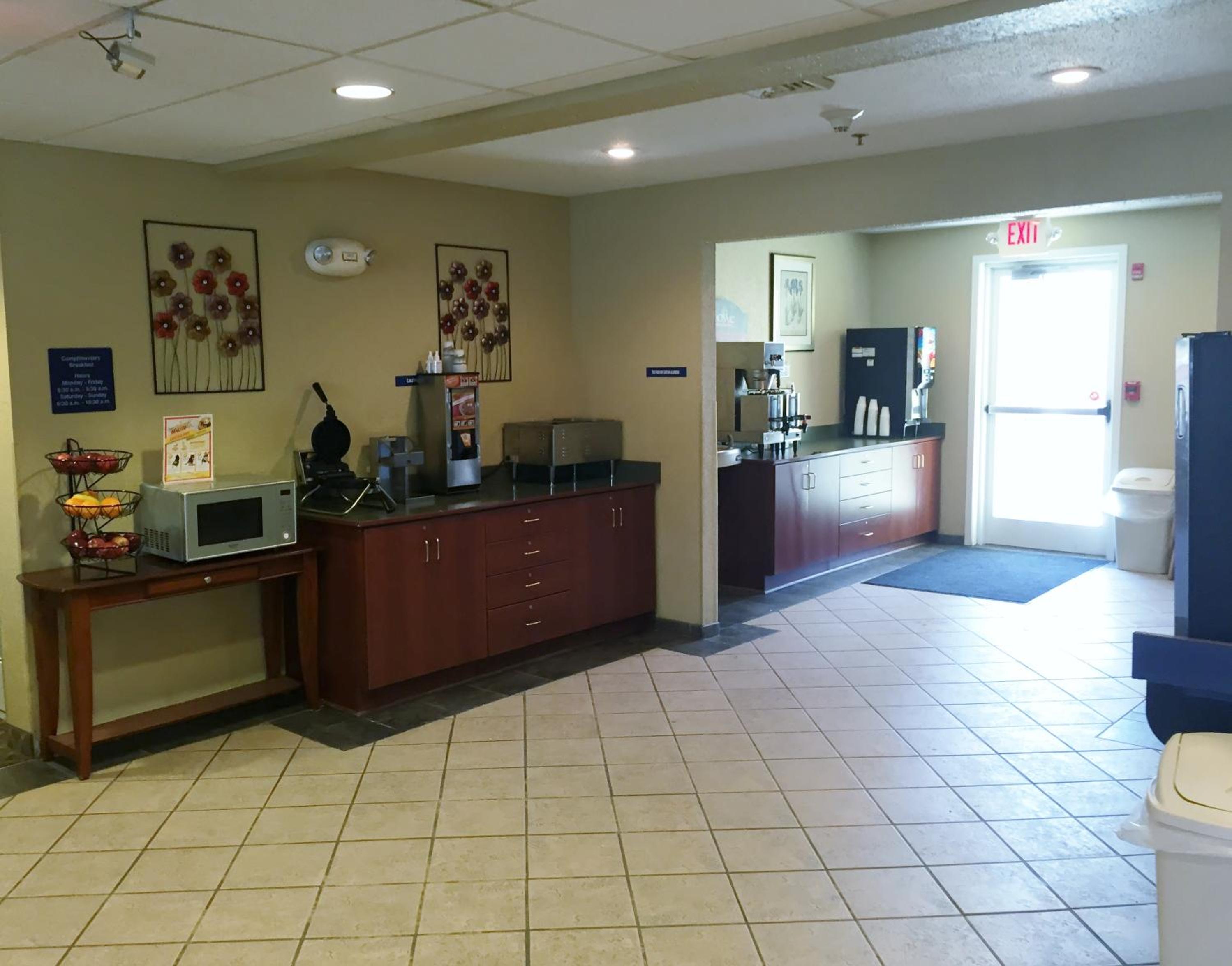 Beckley Vacations - Microtel Inn  Suites Beckley East - Property Image 26